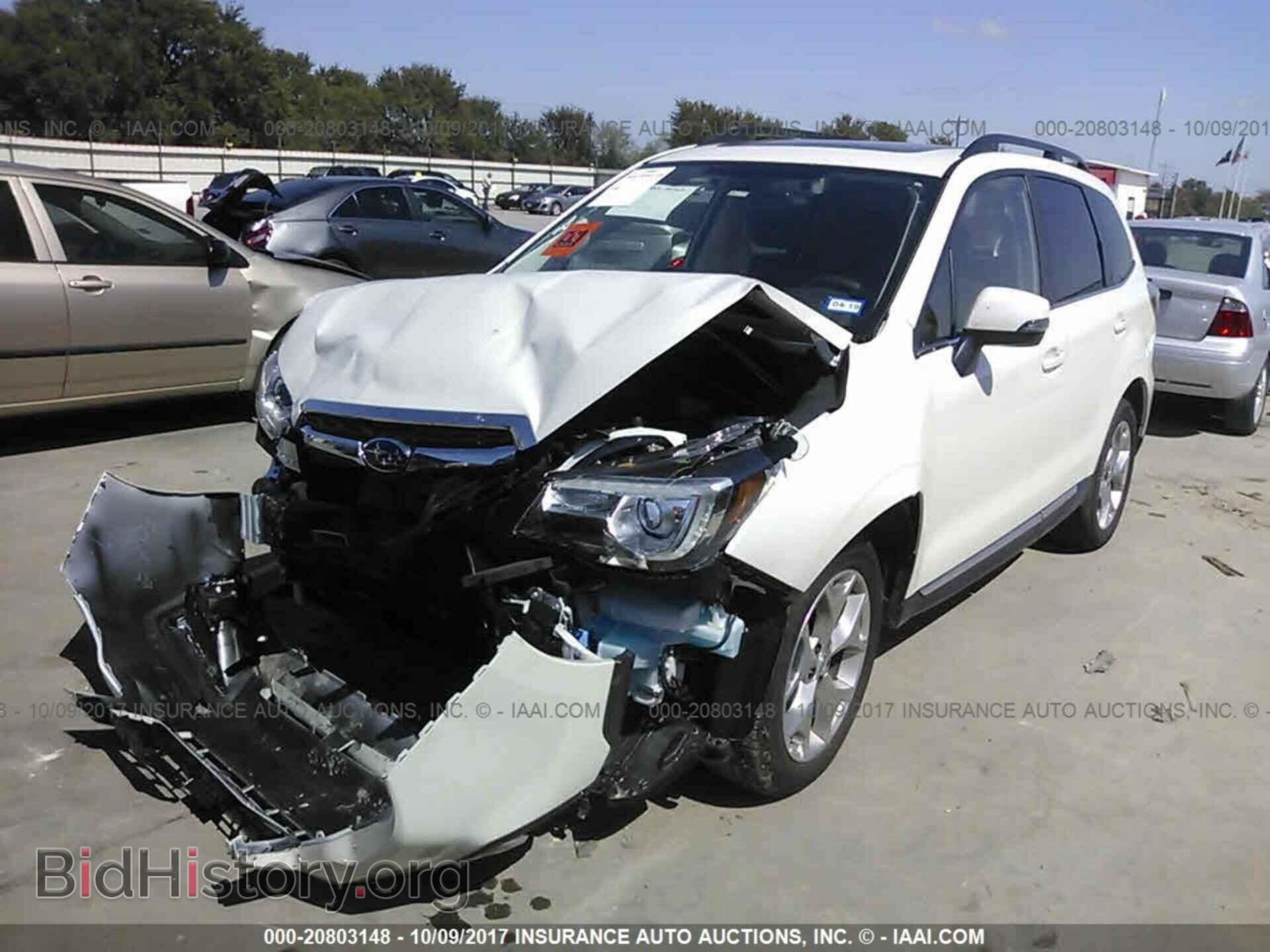 2017 Subaru Forester - VIN: JF2SJAWC8HH565852 - Photo 2