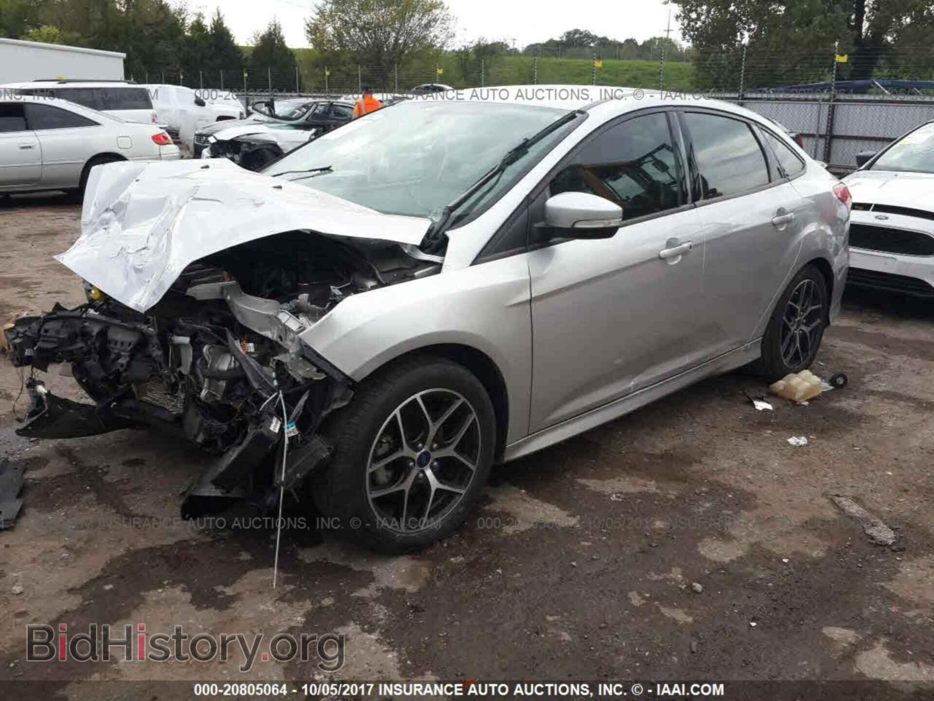 2015 Ford Focus - VIN: 1FADP3F27FL219736 - Photo 2