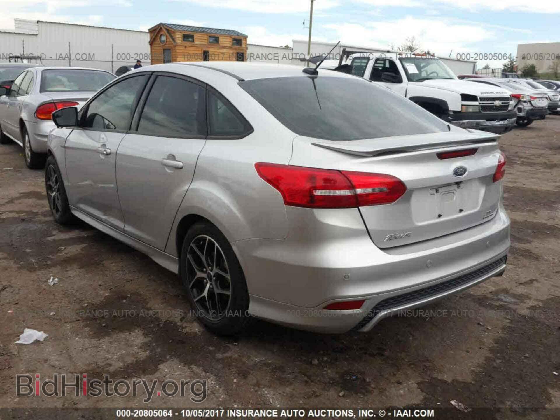 2015 Ford Focus - VIN: 1FADP3F27FL219736 - Photo 3
