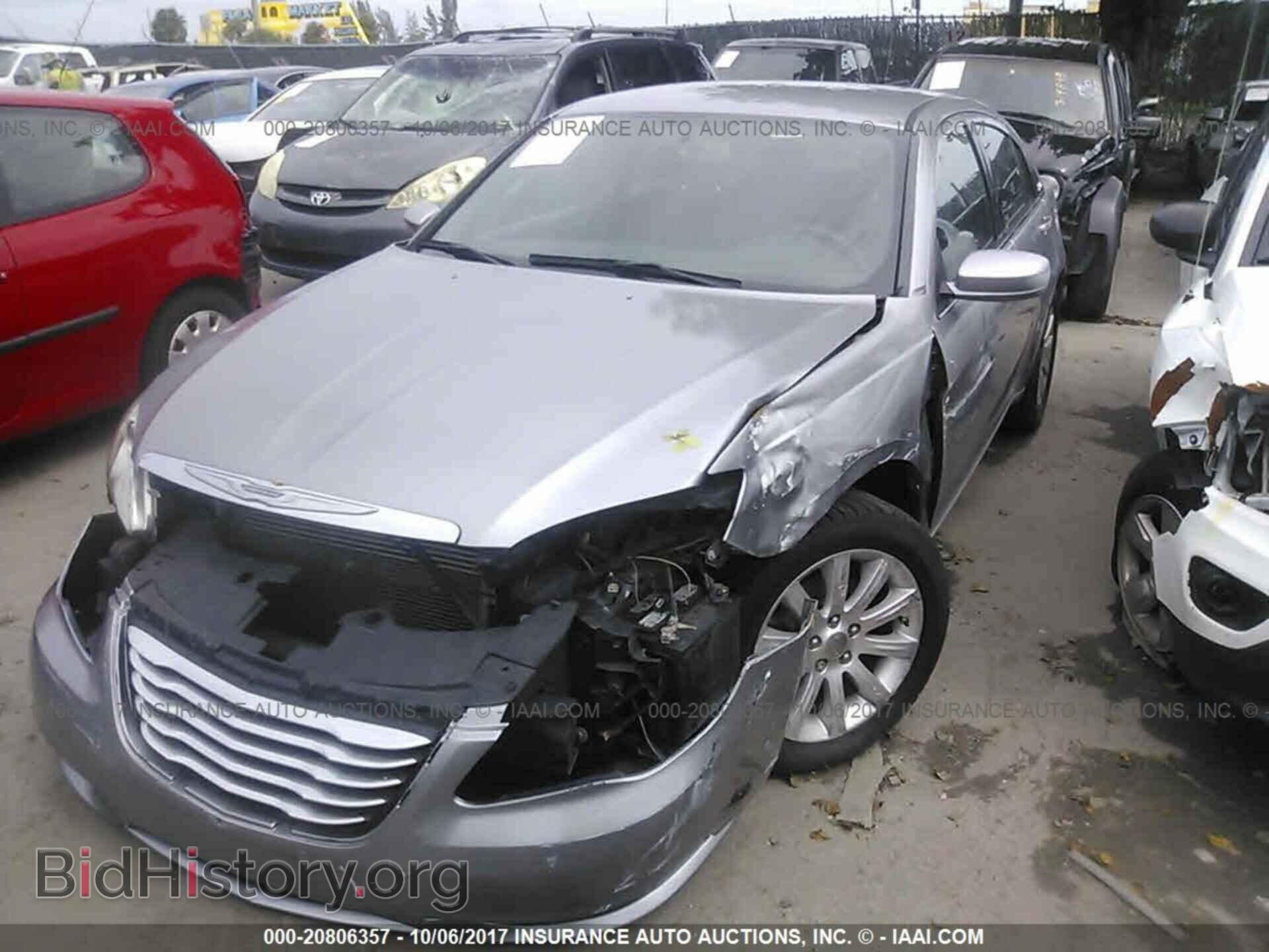 2013 Chrysler 200 - VIN: 1C3CCBBB1DN614891 - Photo 2