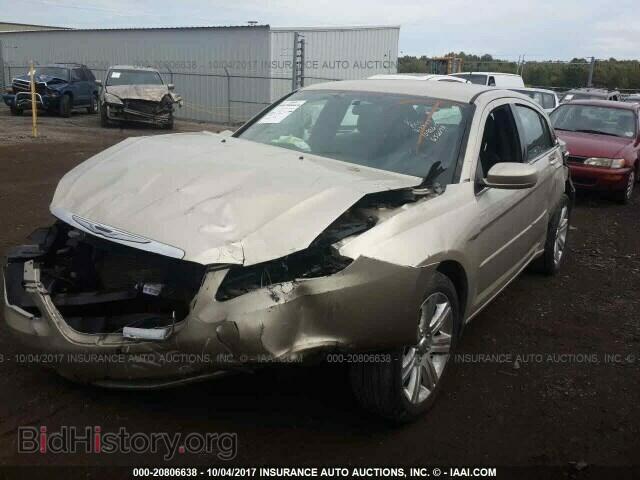 2013 Chrysler 200 - VIN: 1C3CCBBB8DN656698 - Фото 2
