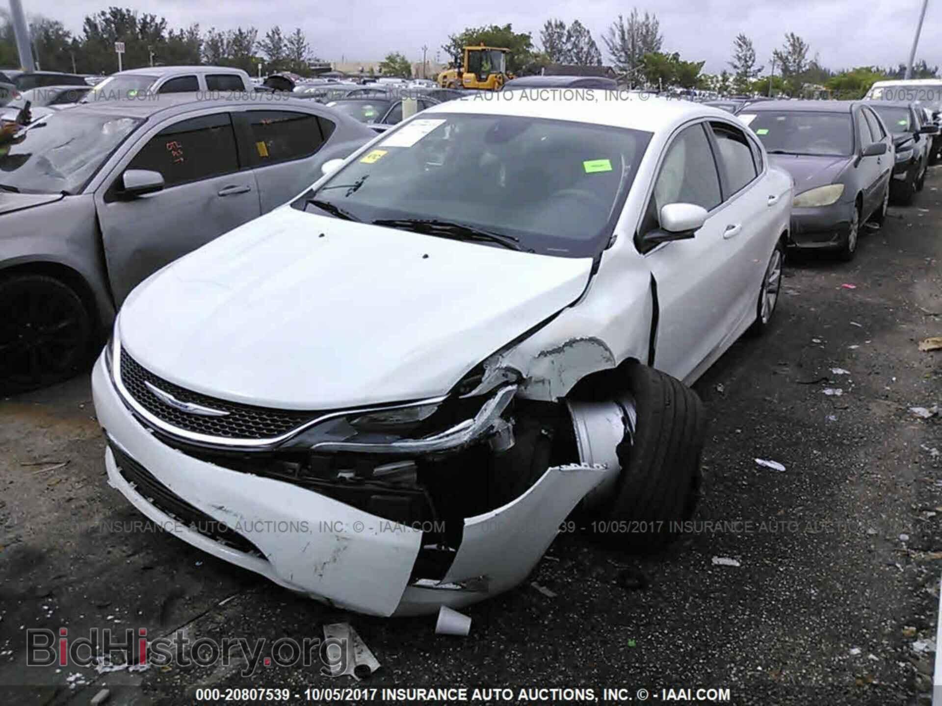 2015 Chrysler 200 - VIN: 1C3CCCABXFN656258 - Photo 2