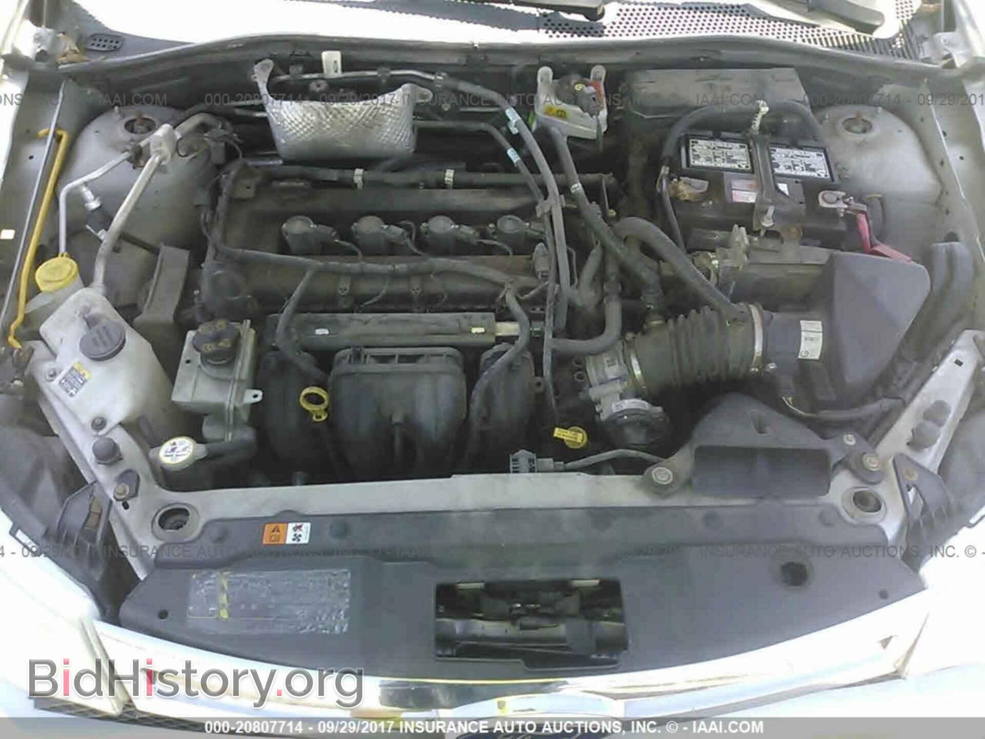 2011 Ford Focus - VIN: 1FAHP3FN5BW100524 - Photo 10