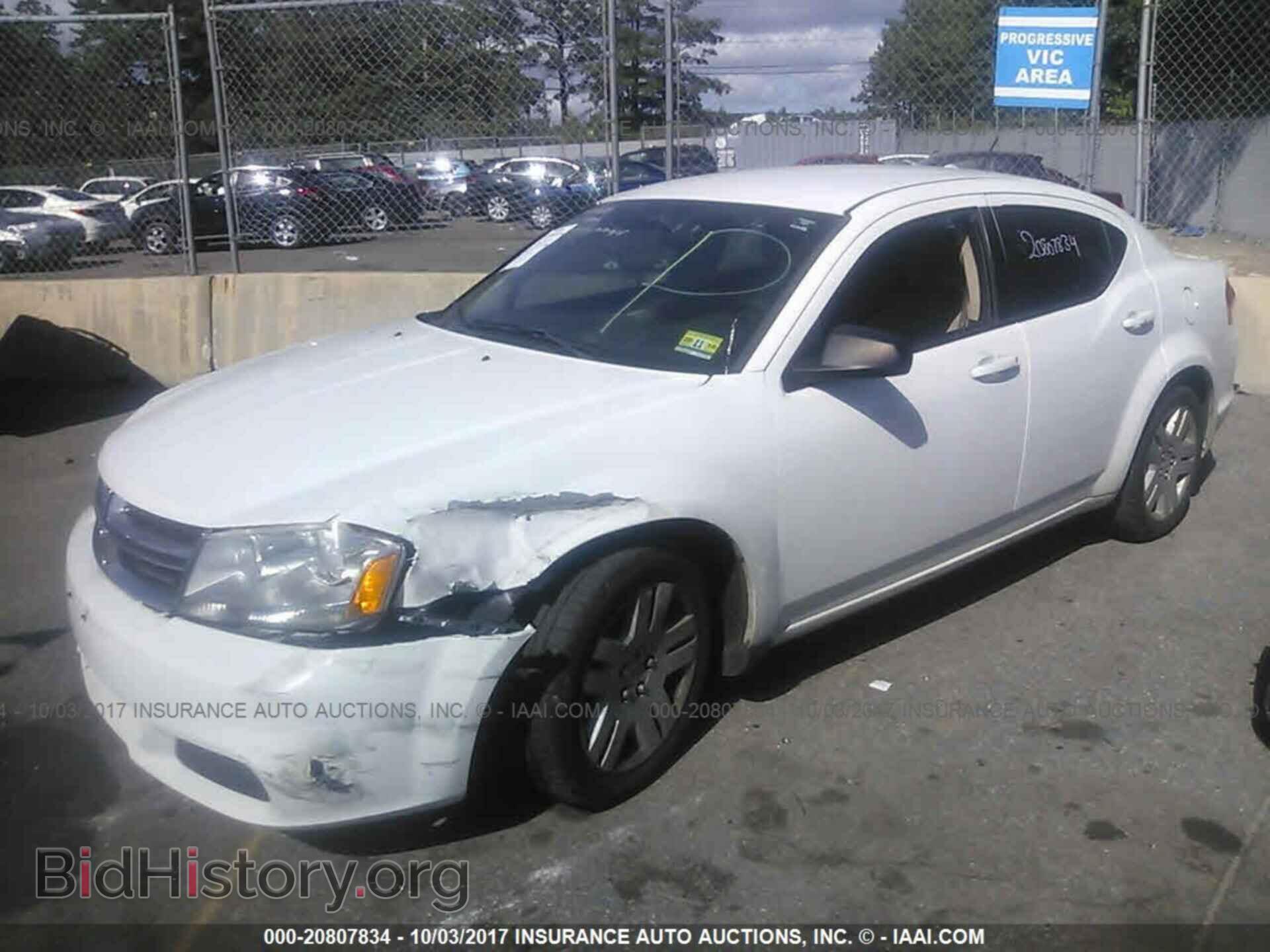 2011 Dodge Avenger - VIN: 1B3BD4FB0BN608413 - Фото 2