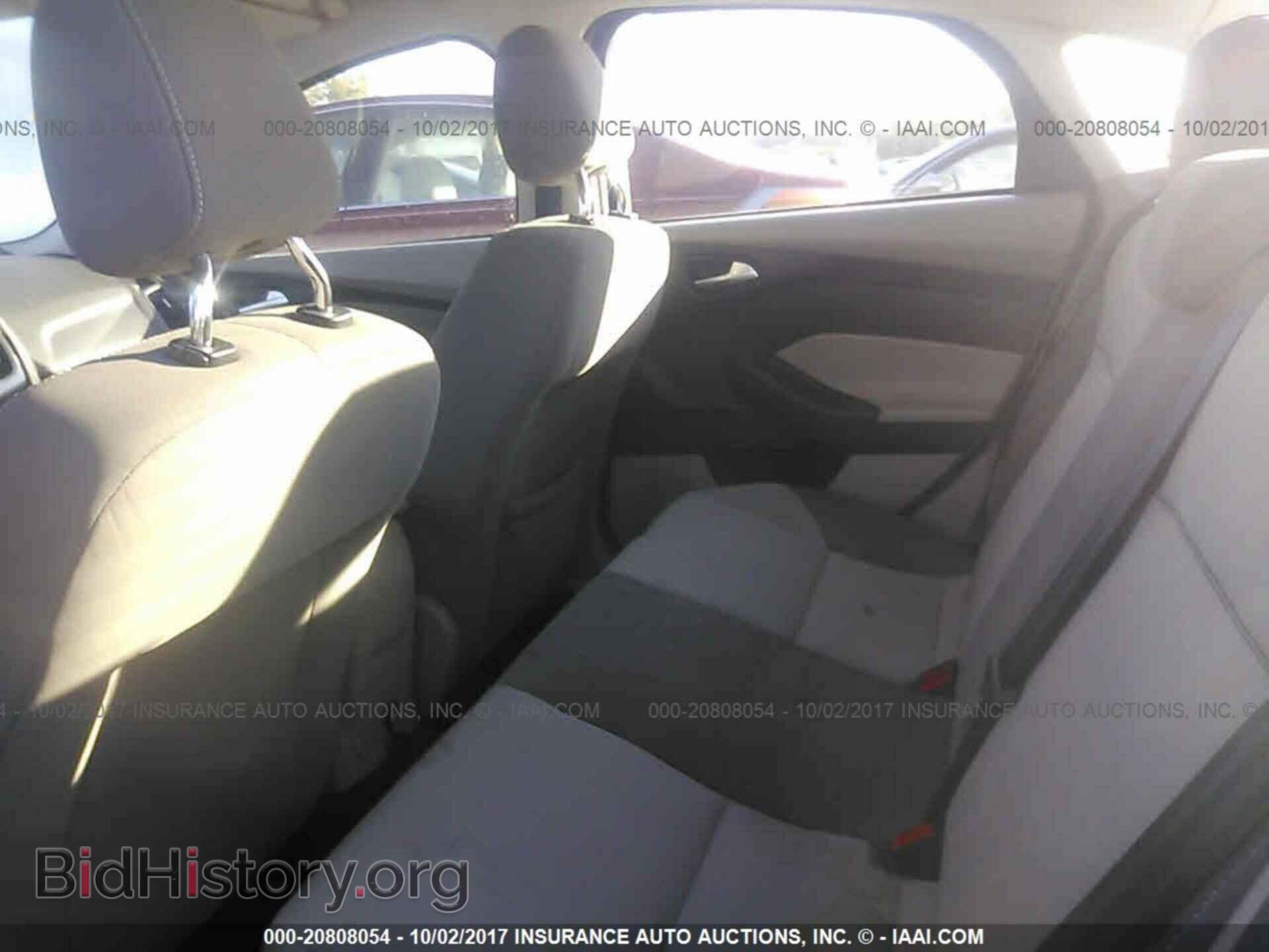 2012 Ford Focus - VIN: 1FAHP3F26CL188220 - Photo 8