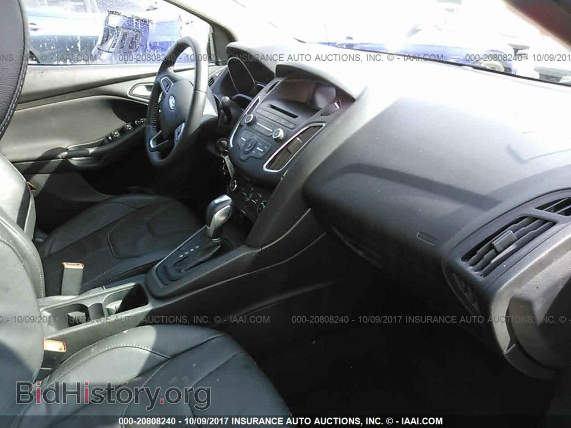 2016 Ford Focus - VIN: 1FADP3F2XGL302420 - Photo 5