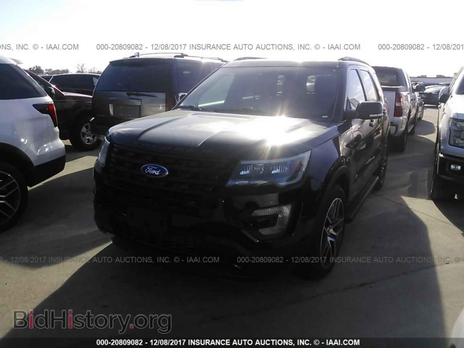 2017 Ford Explorer - VIN: 1FM5K8GT9HGD20771 - Photo 2