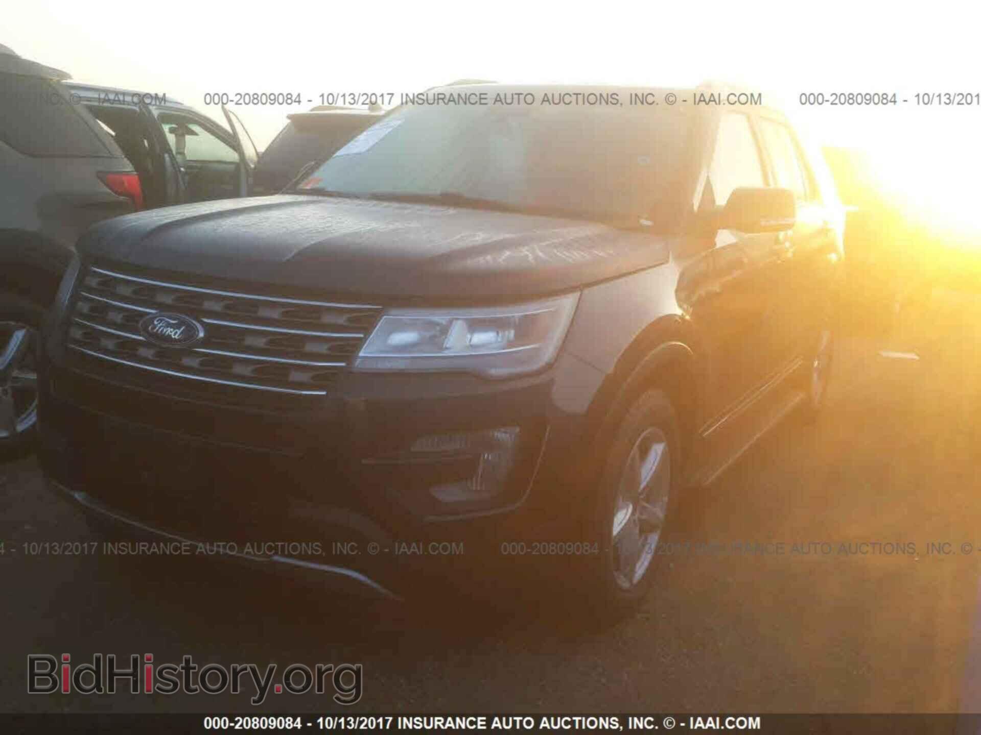 2017 Ford Explorer - VIN: 1FM5K7D82HGD20766 - Photo 2