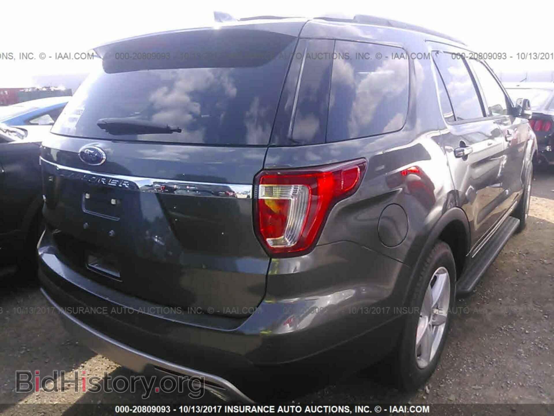 2017 Ford Explorer - VIN: 1FM5K7D87HGD39653 - Photo 4