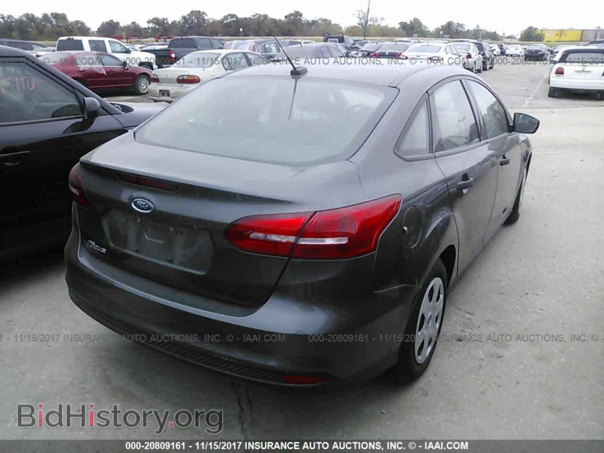 2017 Ford Focus - VIN: 1FADP3E28HL235464 - Фото 4