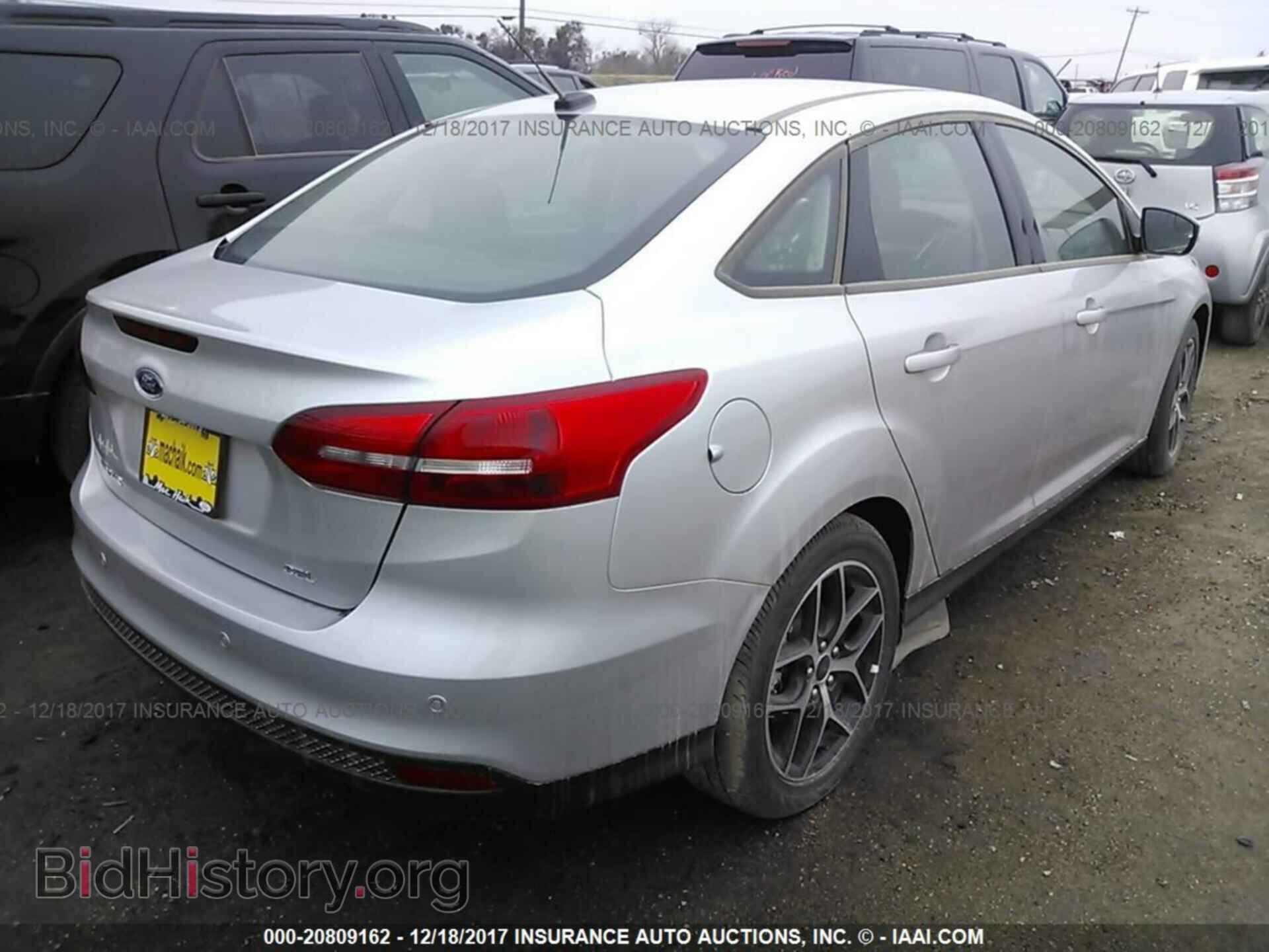 2017 Ford Focus - VIN: 1FADP3H20HL307625 - Фото 4