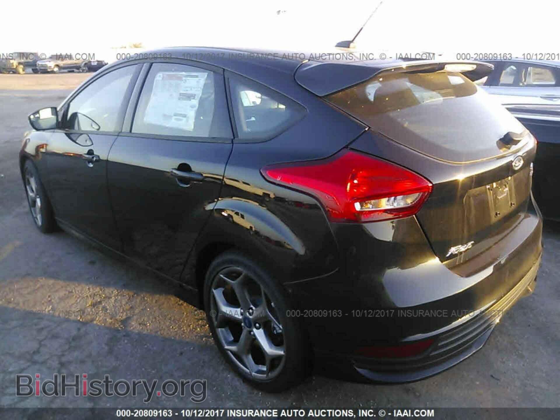2017 Ford Focus - VIN: 1FADP3L91HL235421 - Photo 3
