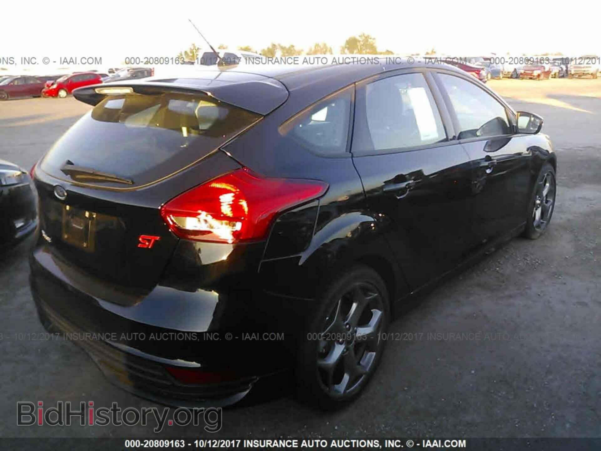 2017 Ford Focus - VIN: 1FADP3L91HL235421 - Photo 4