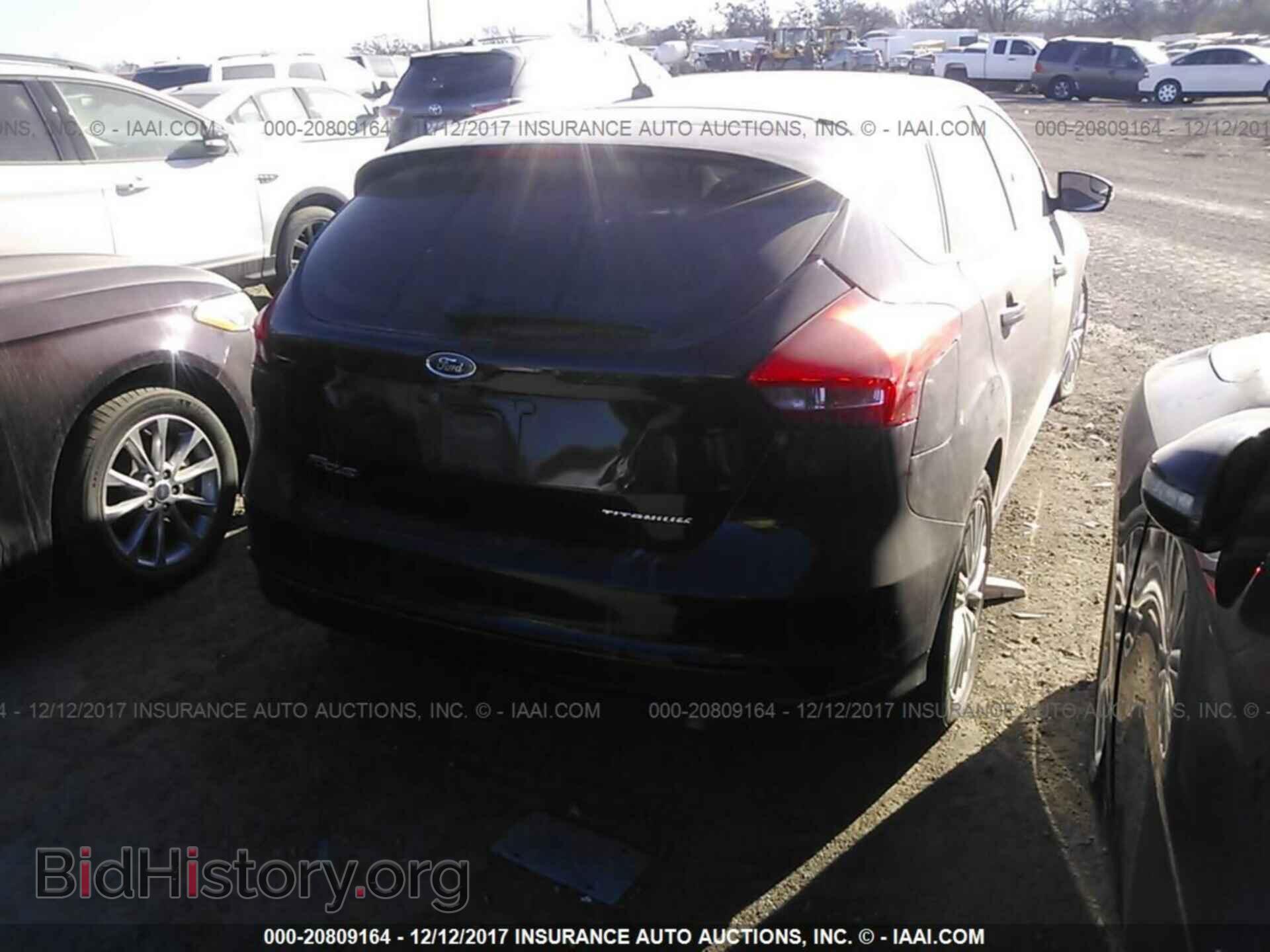 2017 Ford Focus - VIN: 1FADP3N2XHL204880 - Photo 4