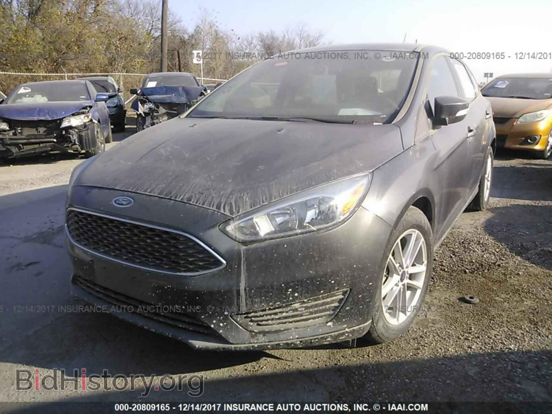 2017 Ford Focus - VIN: 1FADP3F26HL222484 - Photo 2
