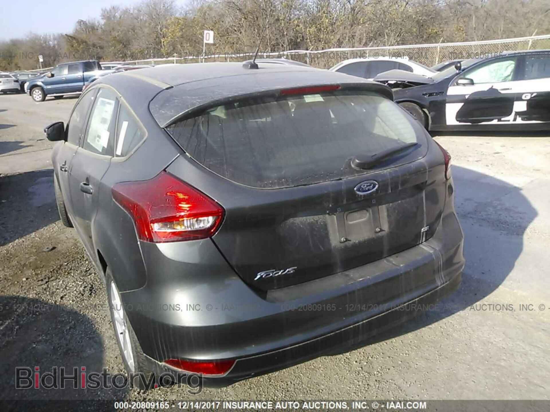 2017 Ford Focus - VIN: 1FADP3F26HL222484 - Photo 4