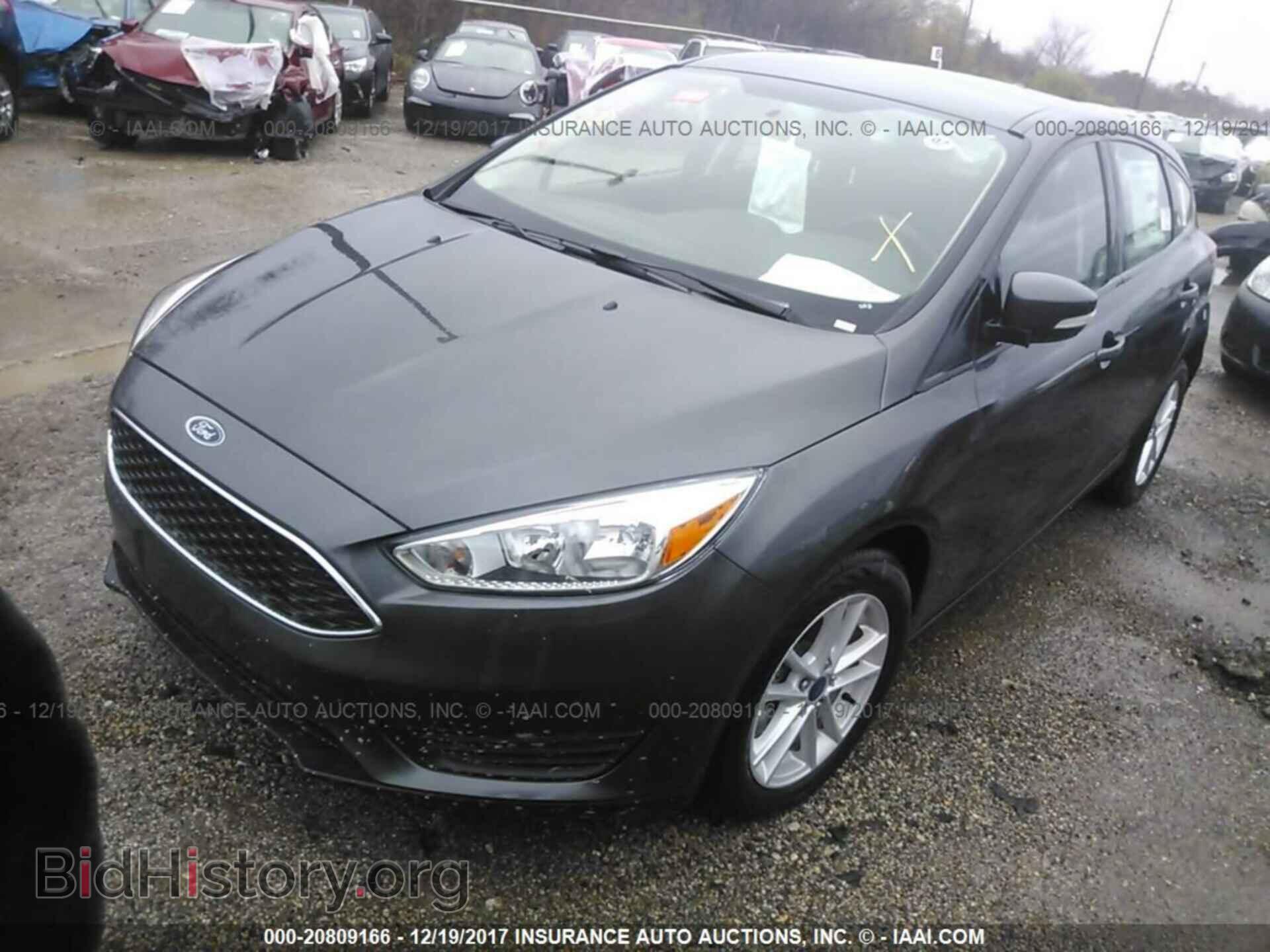 2017 Ford Focus - VIN: 1FADP3K21HL313619 - Photo 2