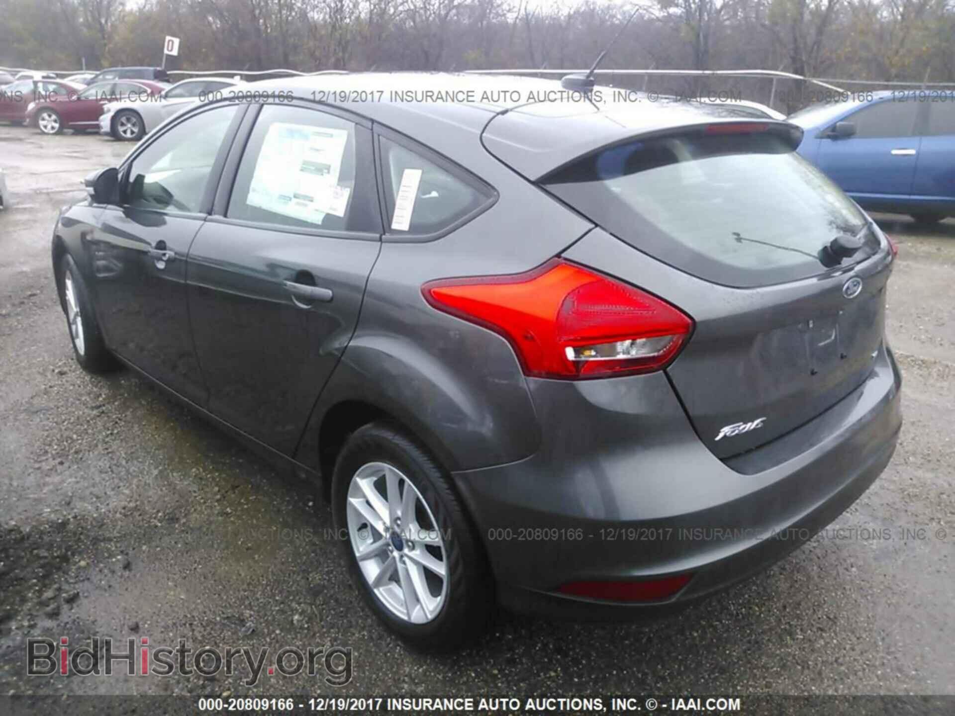 2017 Ford Focus - VIN: 1FADP3K21HL313619 - Photo 3