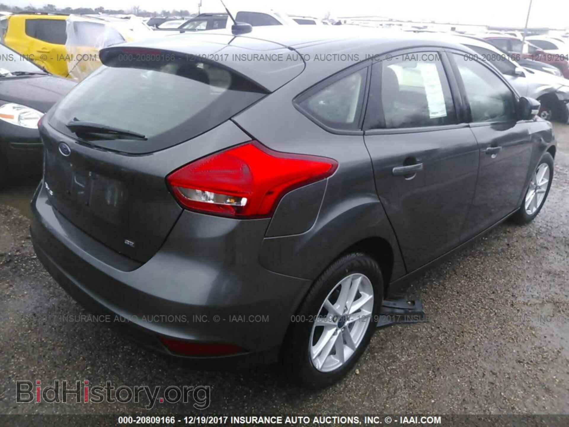 2017 Ford Focus - VIN: 1FADP3K21HL313619 - Photo 4