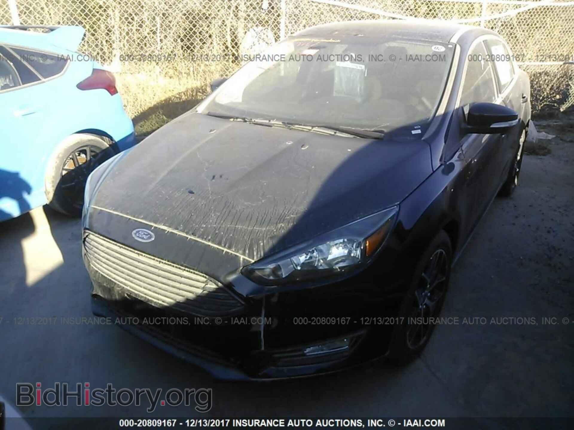 2017 Ford Focus - VIN: 1FADP3FE7HL303245 - Photo 2