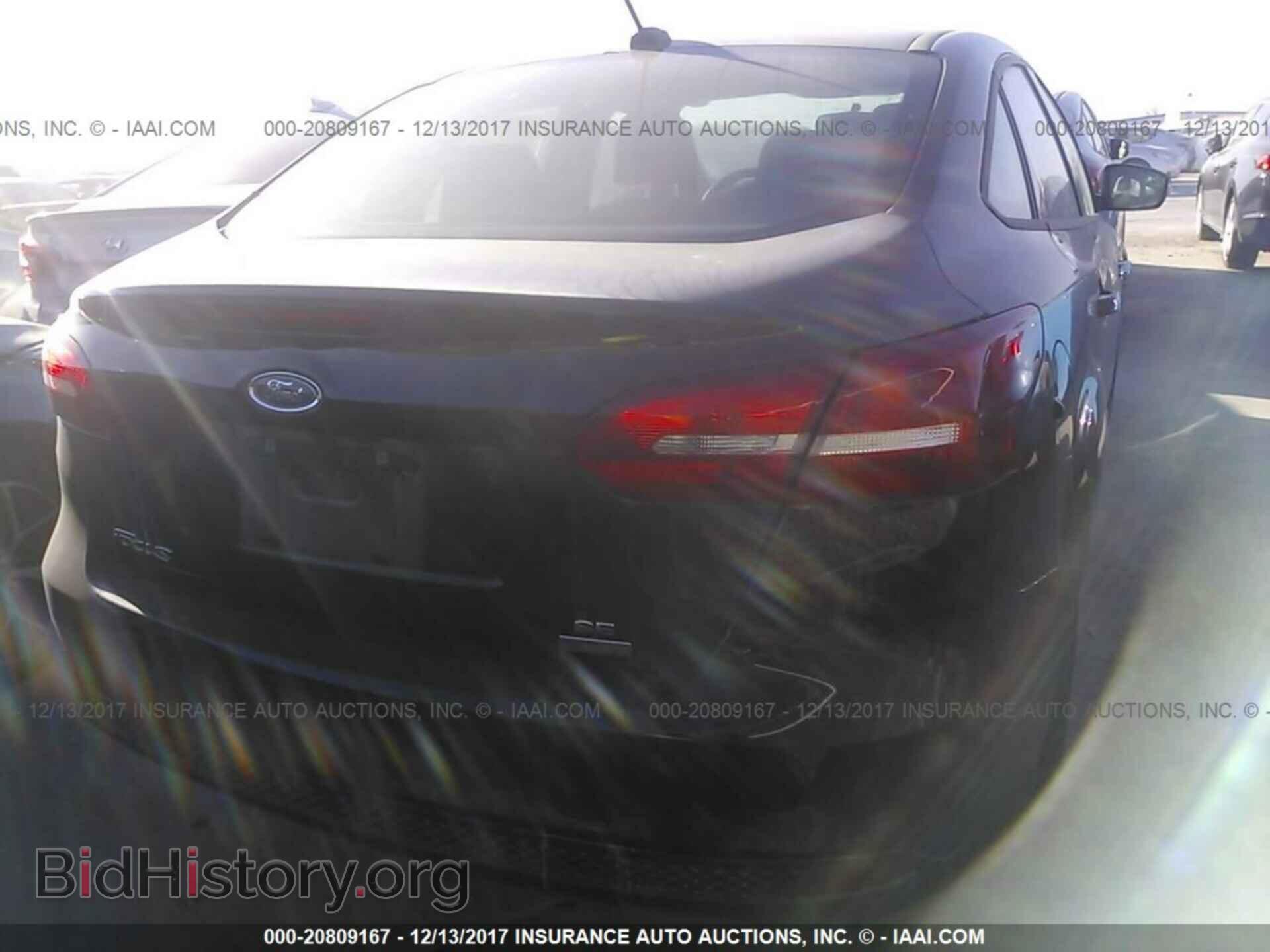 2017 Ford Focus - VIN: 1FADP3FE7HL303245 - Photo 4