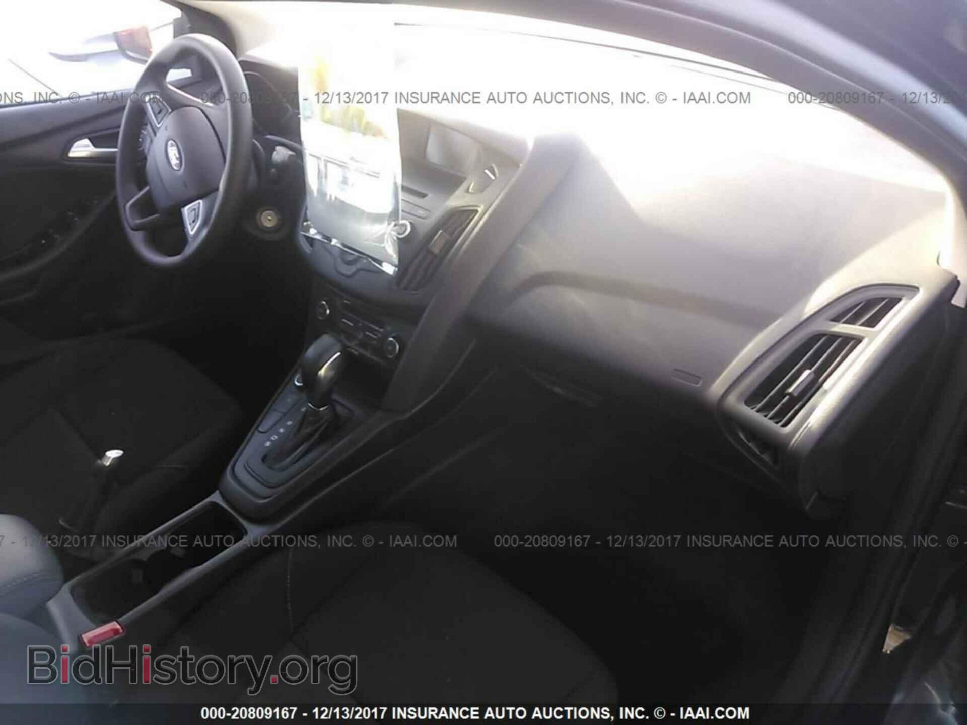2017 Ford Focus - VIN: 1FADP3FE7HL303245 - Photo 5