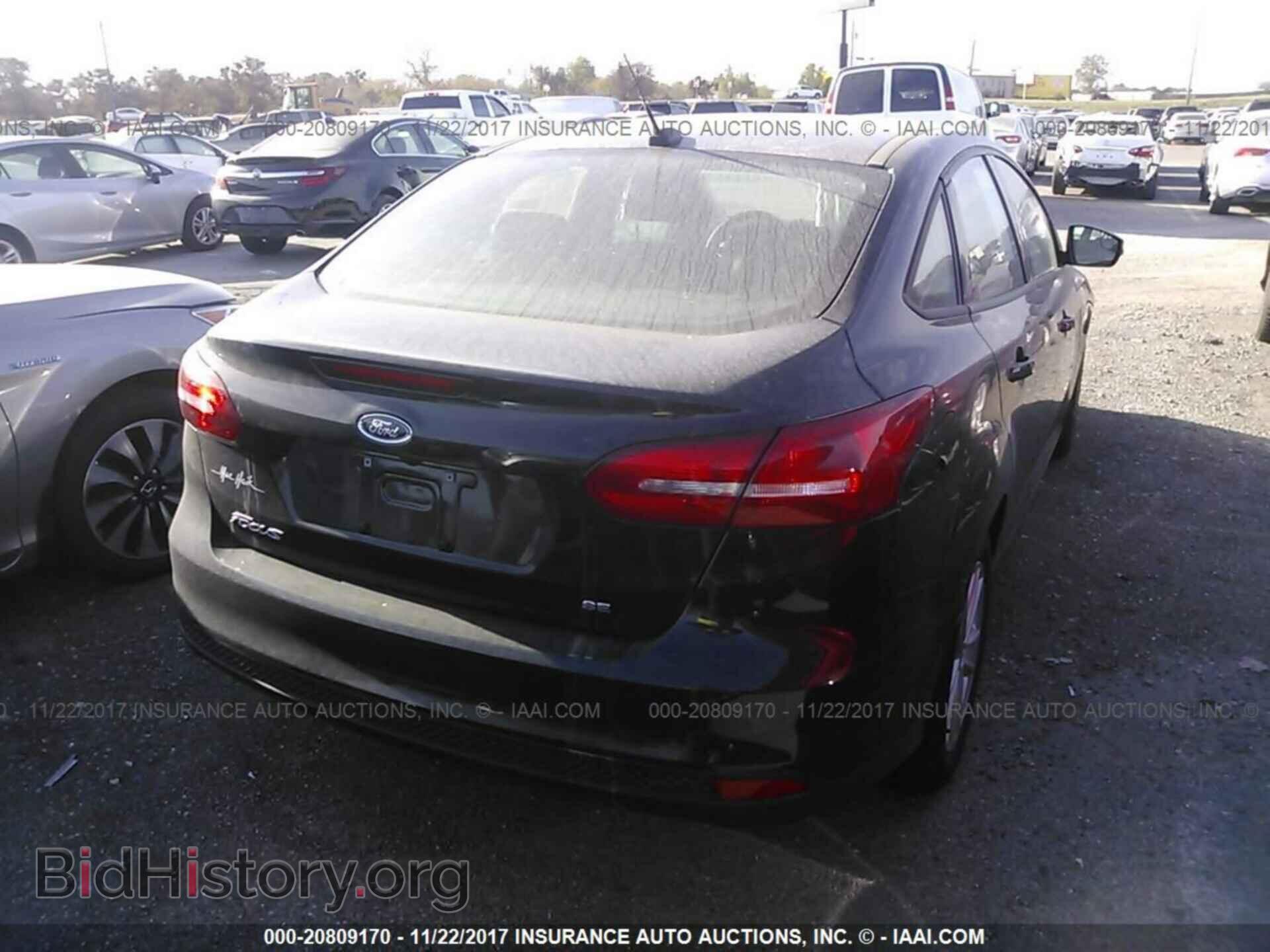 2017 Ford Focus - VIN: 1FADP3F28HL299180 - Photo 4