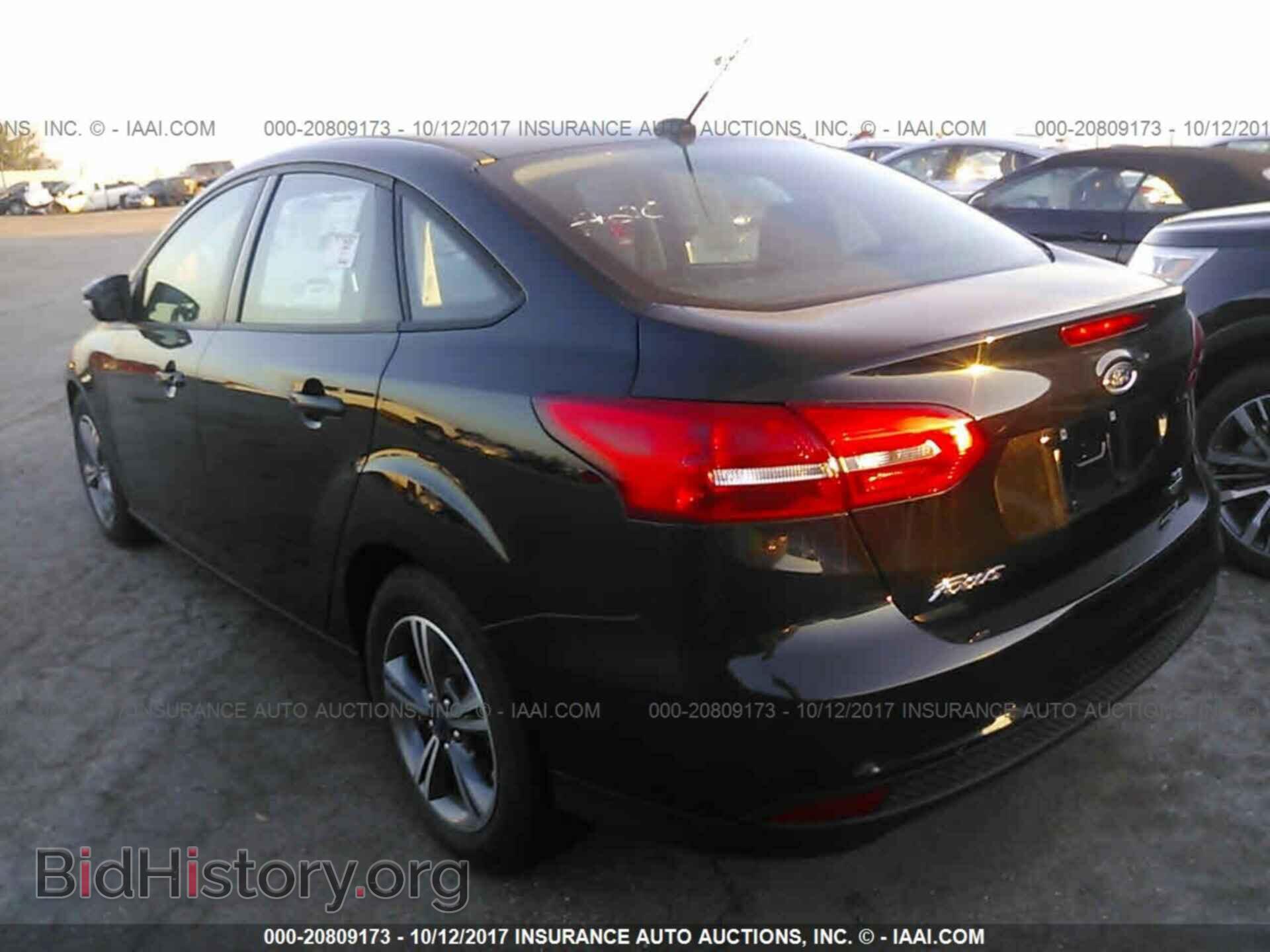 2017 Ford Focus - VIN: 1FADP3FE7HL276578 - Photo 3