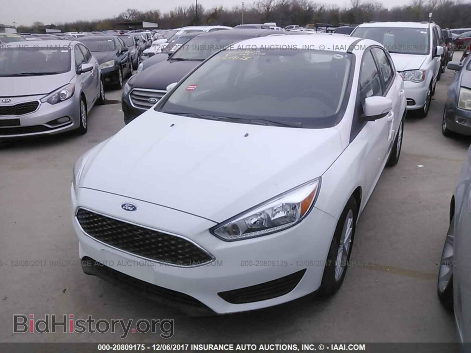 2017 Ford Focus - VIN: 1FADP3K22HL324287 - Фото 2