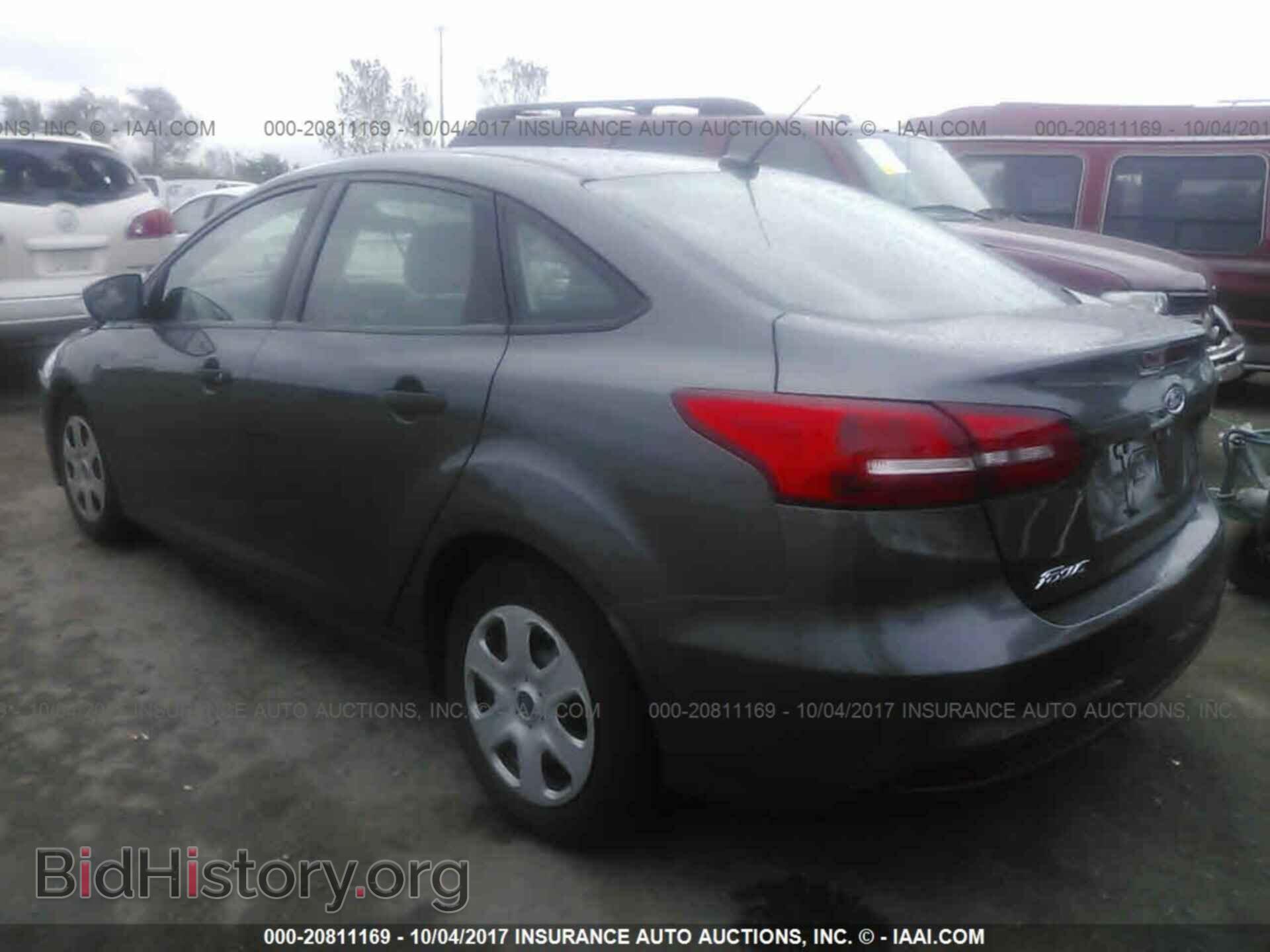 2017 Ford Focus - VIN: 1FADP3E29HL228538 - Photo 3