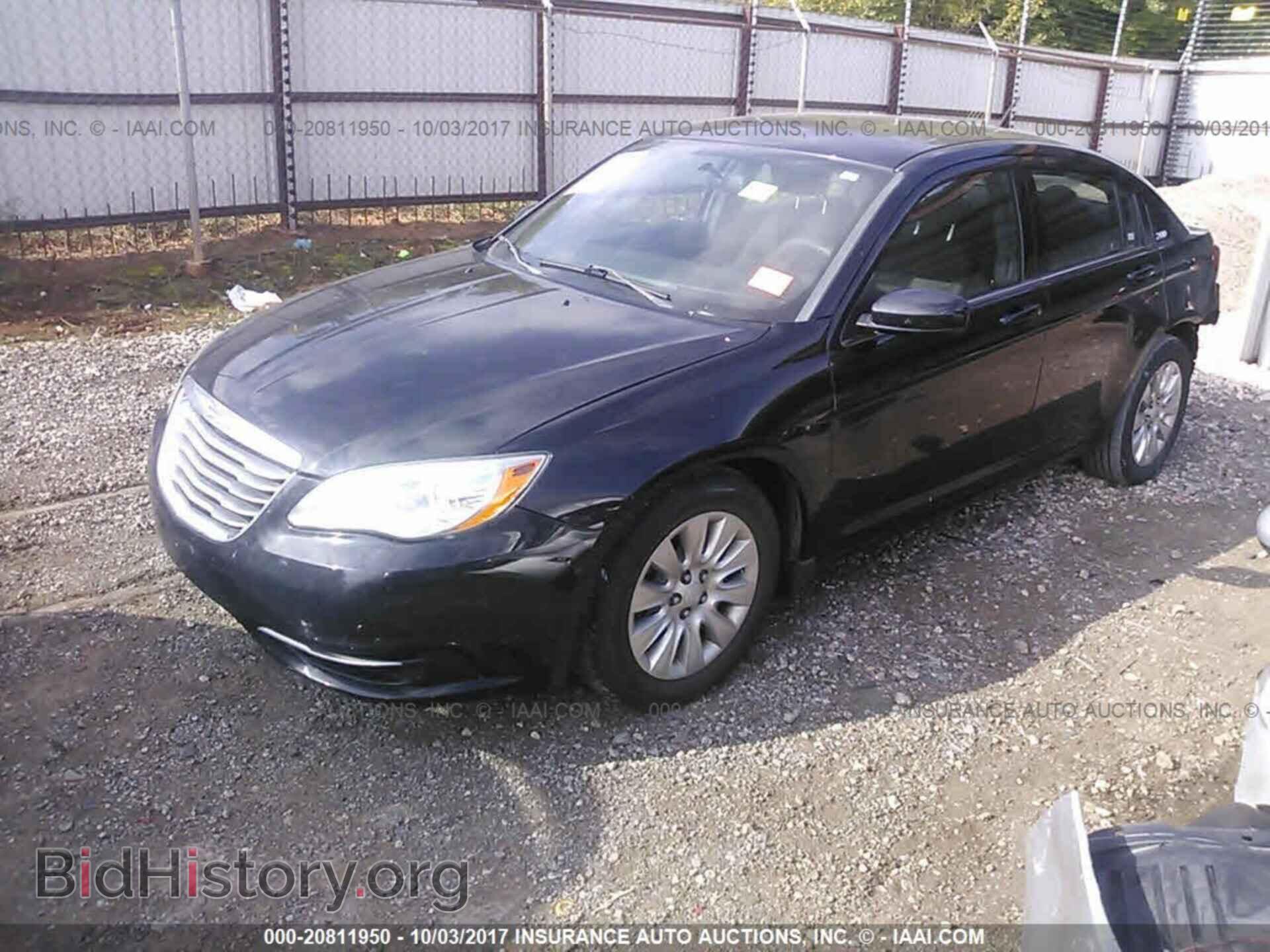 2014 Chrysler 200 - VIN: 1C3CCBAB2EN124401 - Фото 2
