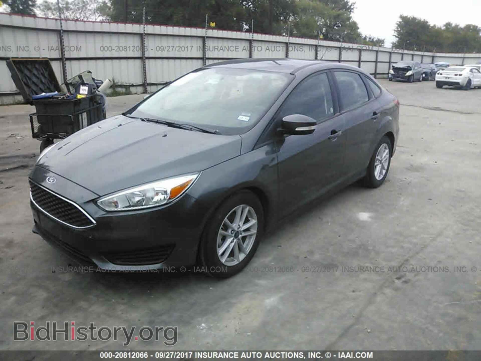 2017 Ford Focus - VIN: 1FADP3F20HL249065 - Фото 2