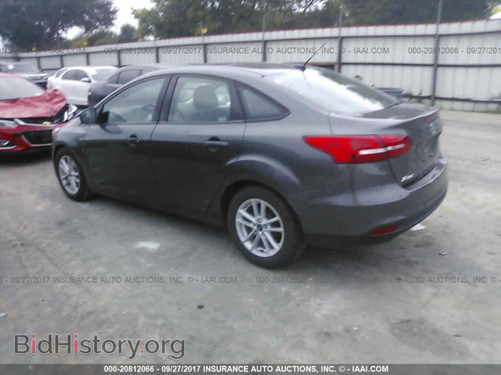 2017 Ford Focus - VIN: 1FADP3F20HL249065 - Фото 3