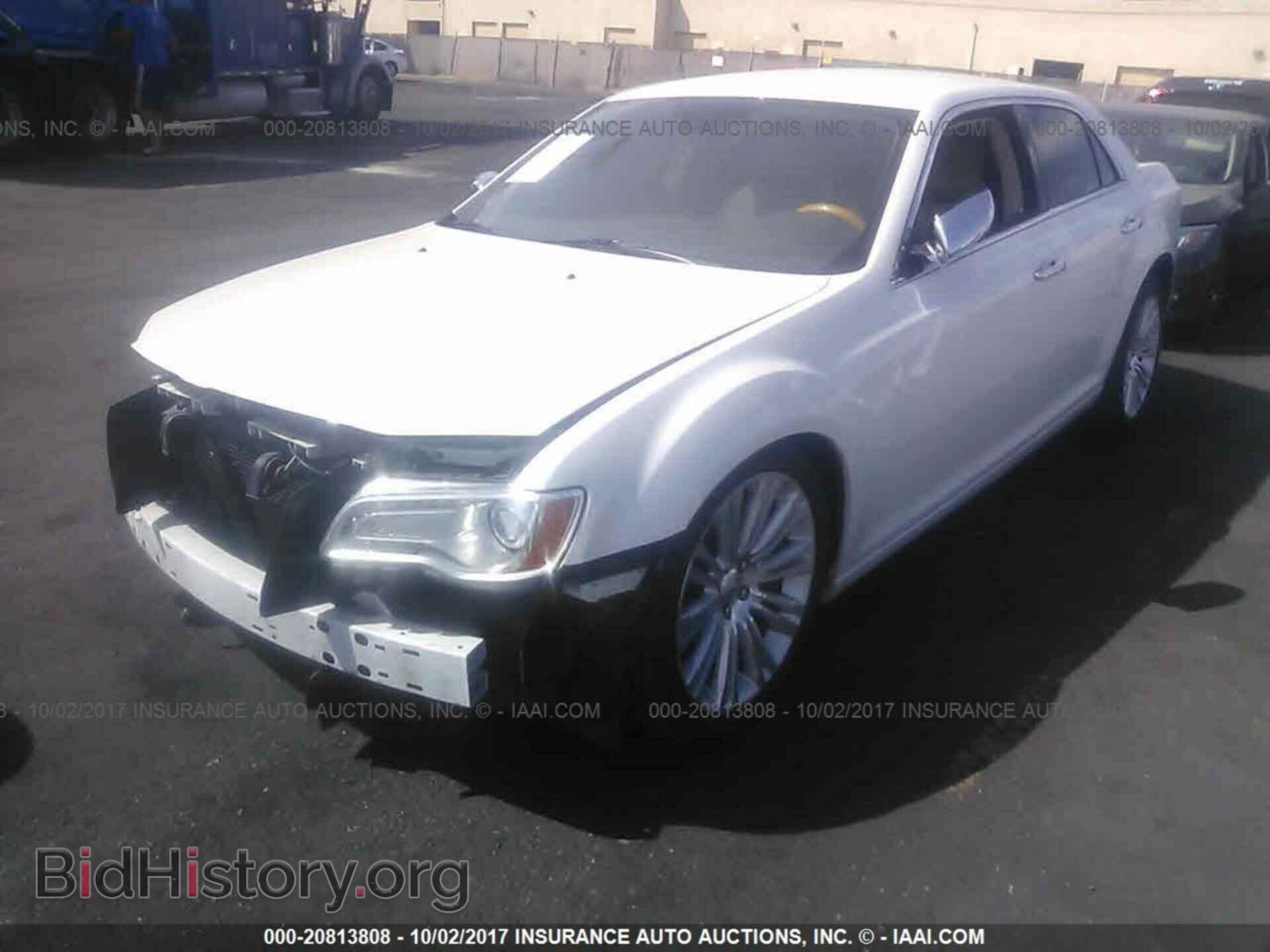 2012 Chrysler 300c - VIN: 2C3CCAET7CH188212 - Фото 2