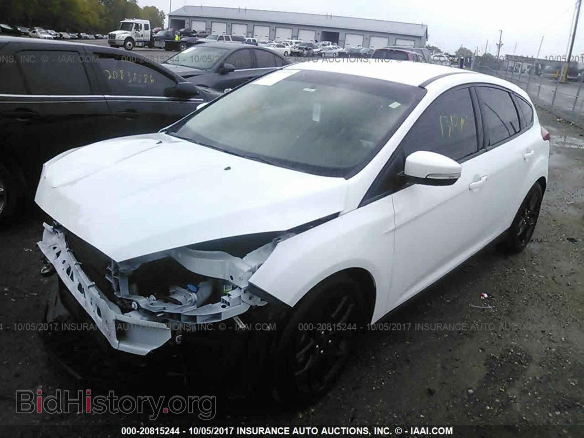2016 Ford Focus - VIN: 1FADP3K28GL302597 - Фото 2