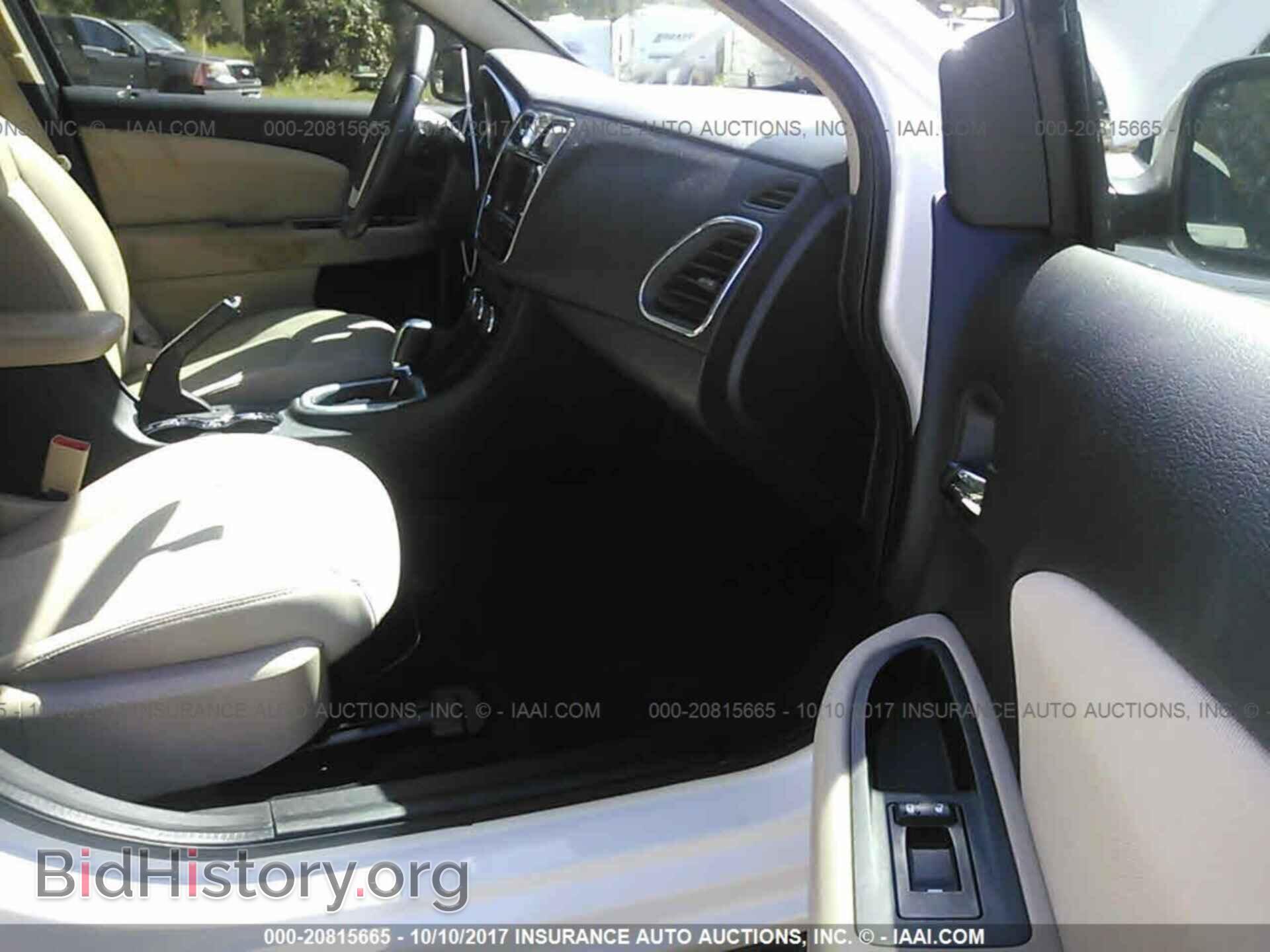 2011 Chrysler 200 - VIN: 1C3BC1FBXBN554848 - Photo 5
