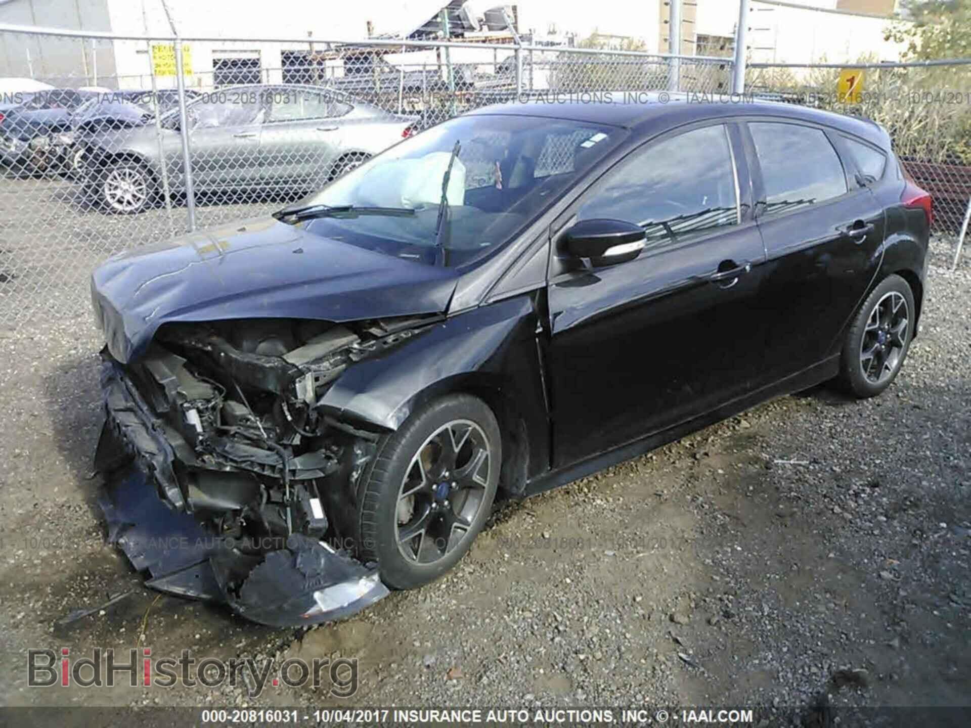 2014 Ford Focus - VIN: 1FADP3K2XEL220366 - Photo 2
