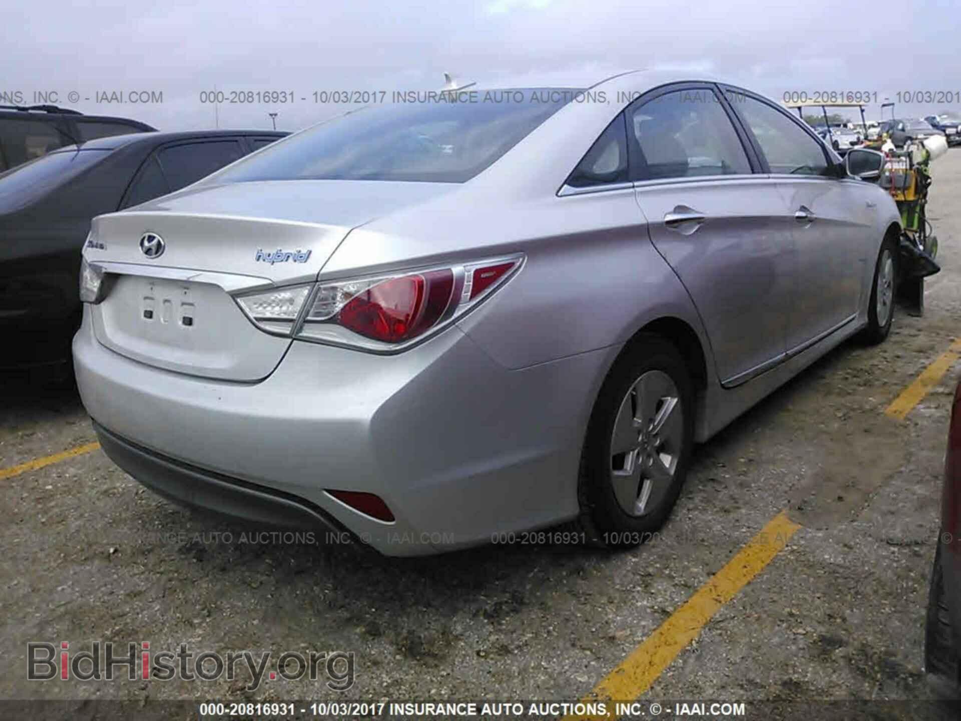 2012 Hyundai Sonata - VIN: KMHEC4A41CA056044 - Photo 4