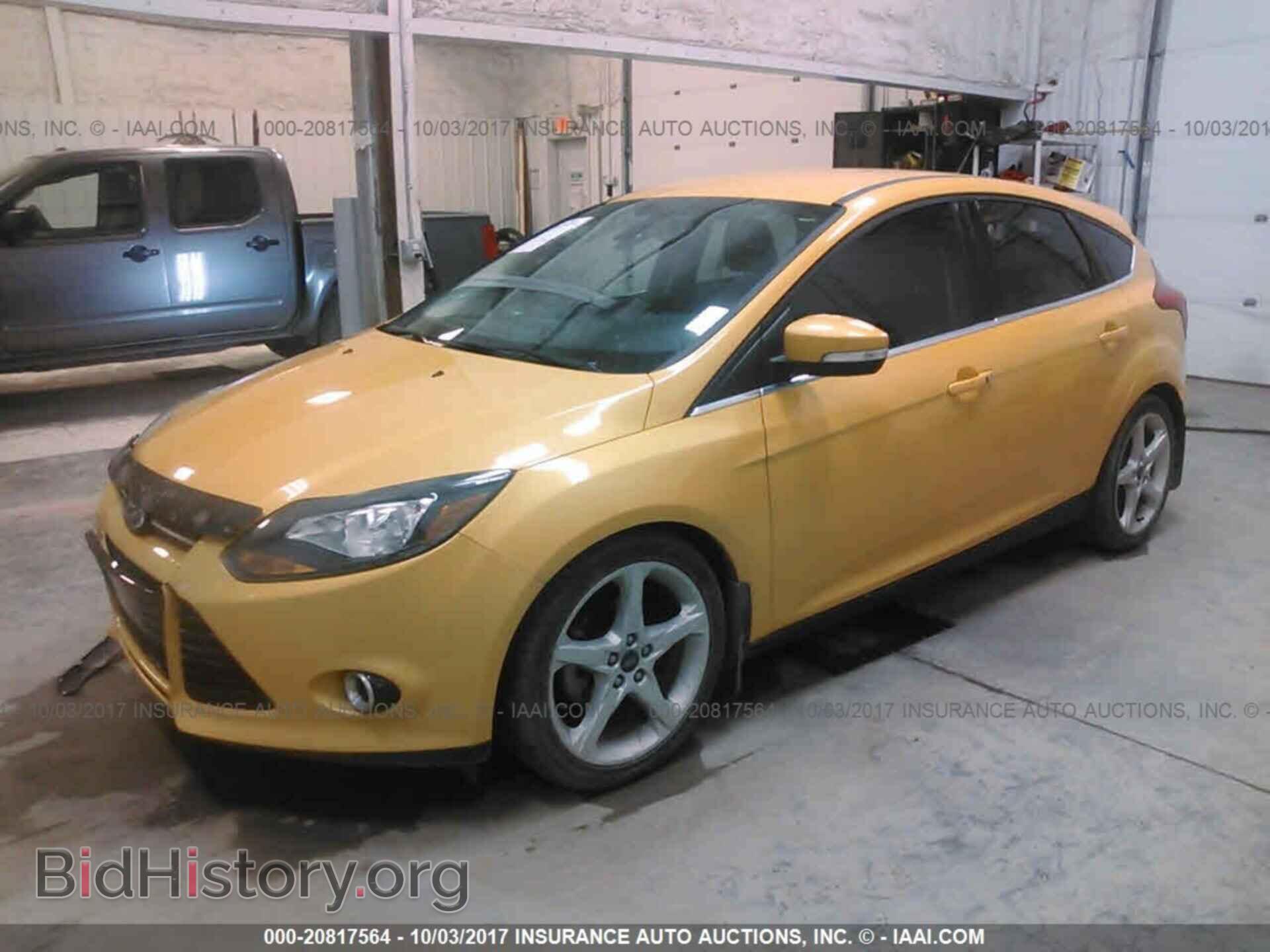 2012 Ford Focus - VIN: 1FAHP3N24CL237772 - Photo 2