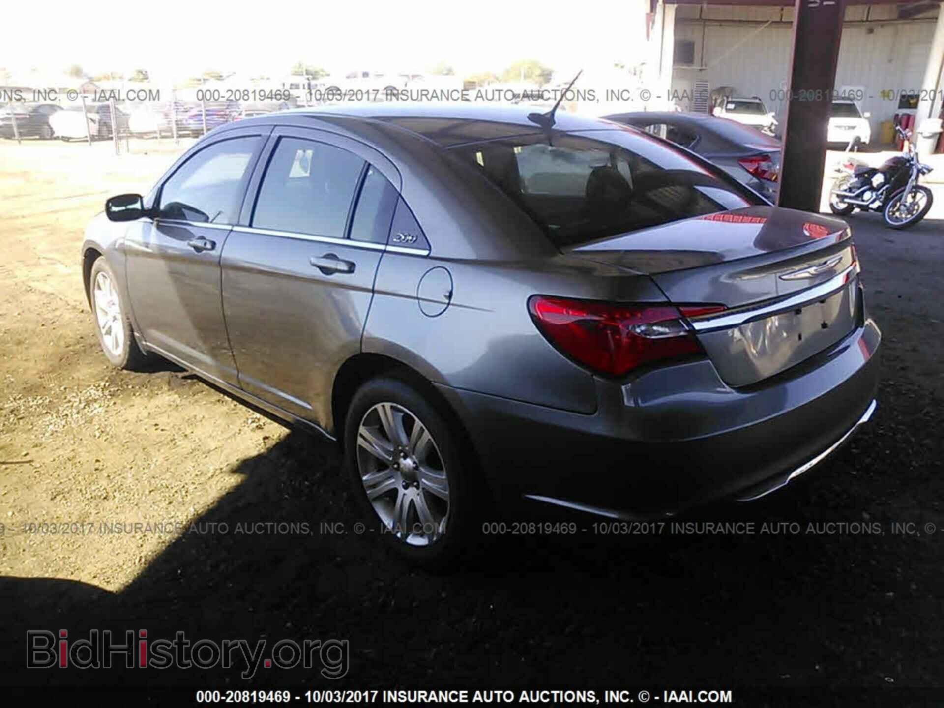 2013 Chrysler 200 - VIN: 1C3CCBAB1DN761133 - Photo 3