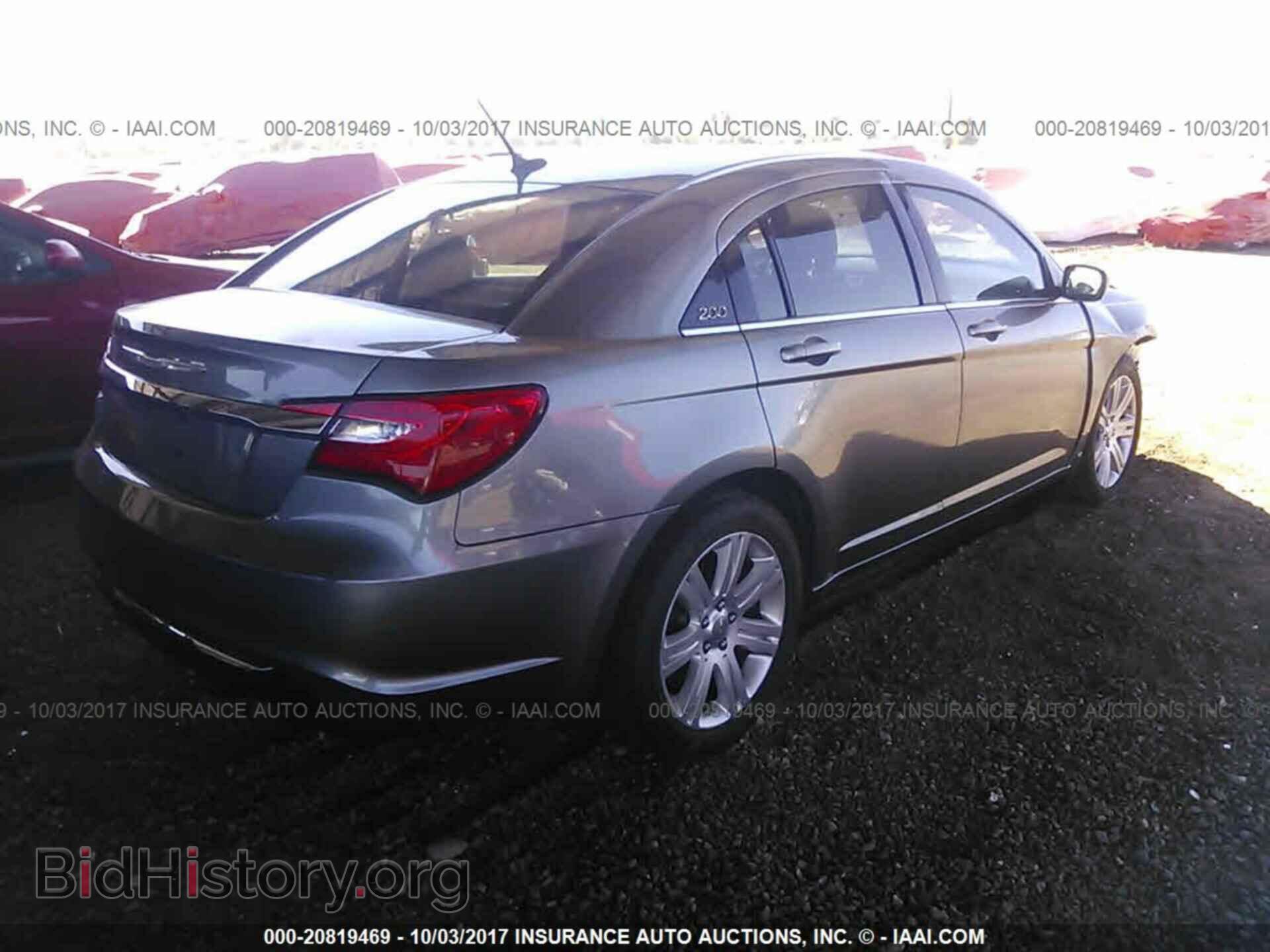 2013 Chrysler 200 - VIN: 1C3CCBAB1DN761133 - Photo 4