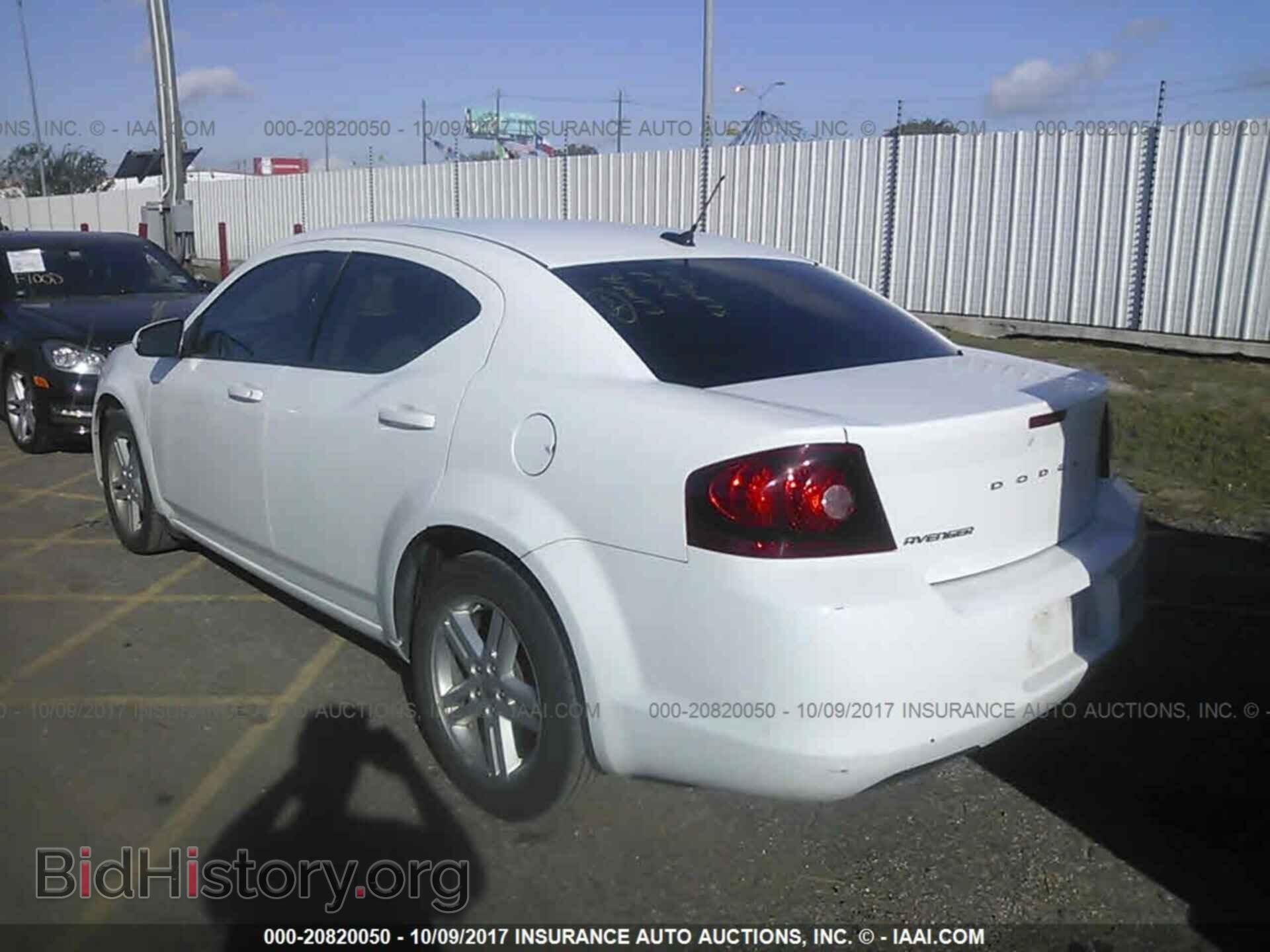 2011 Dodge Avenger - VIN: 1B3BD1FB8BN565020 - Фото 3