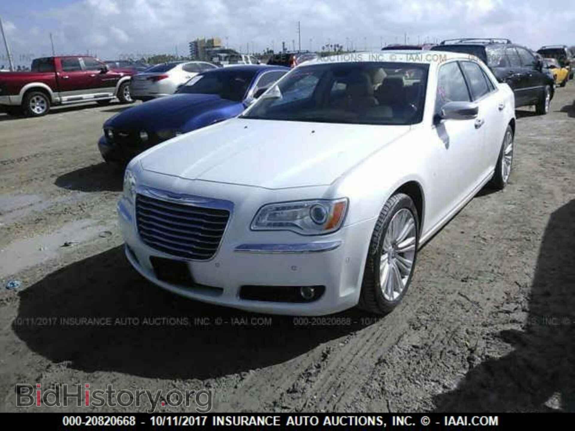 2011 Chrysler 300c - VIN: 2C3CA6CT5BH564054 - Фото 2