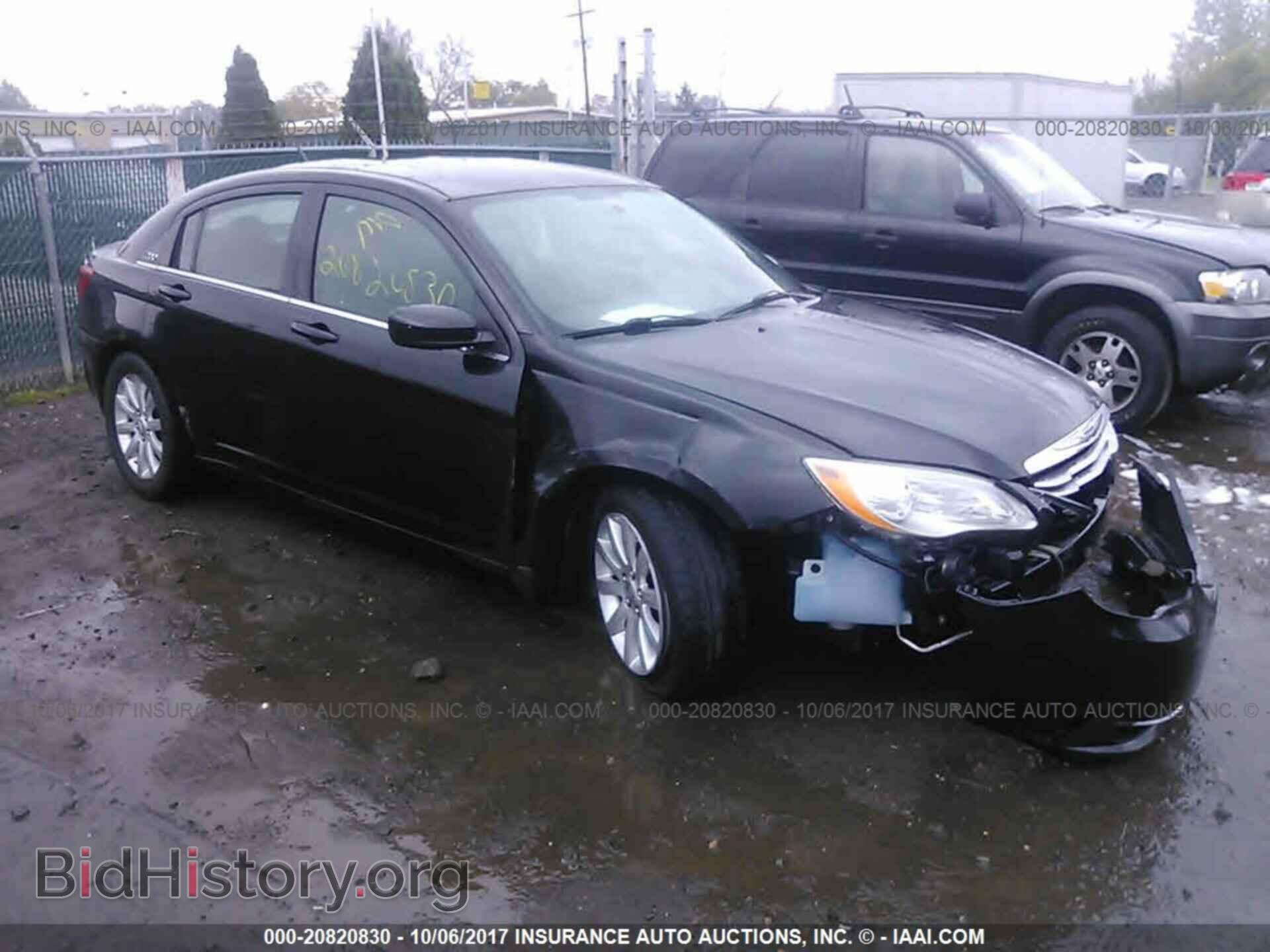 Photo 1C3BC1FB6BN521832 - Chrysler 200 2011
