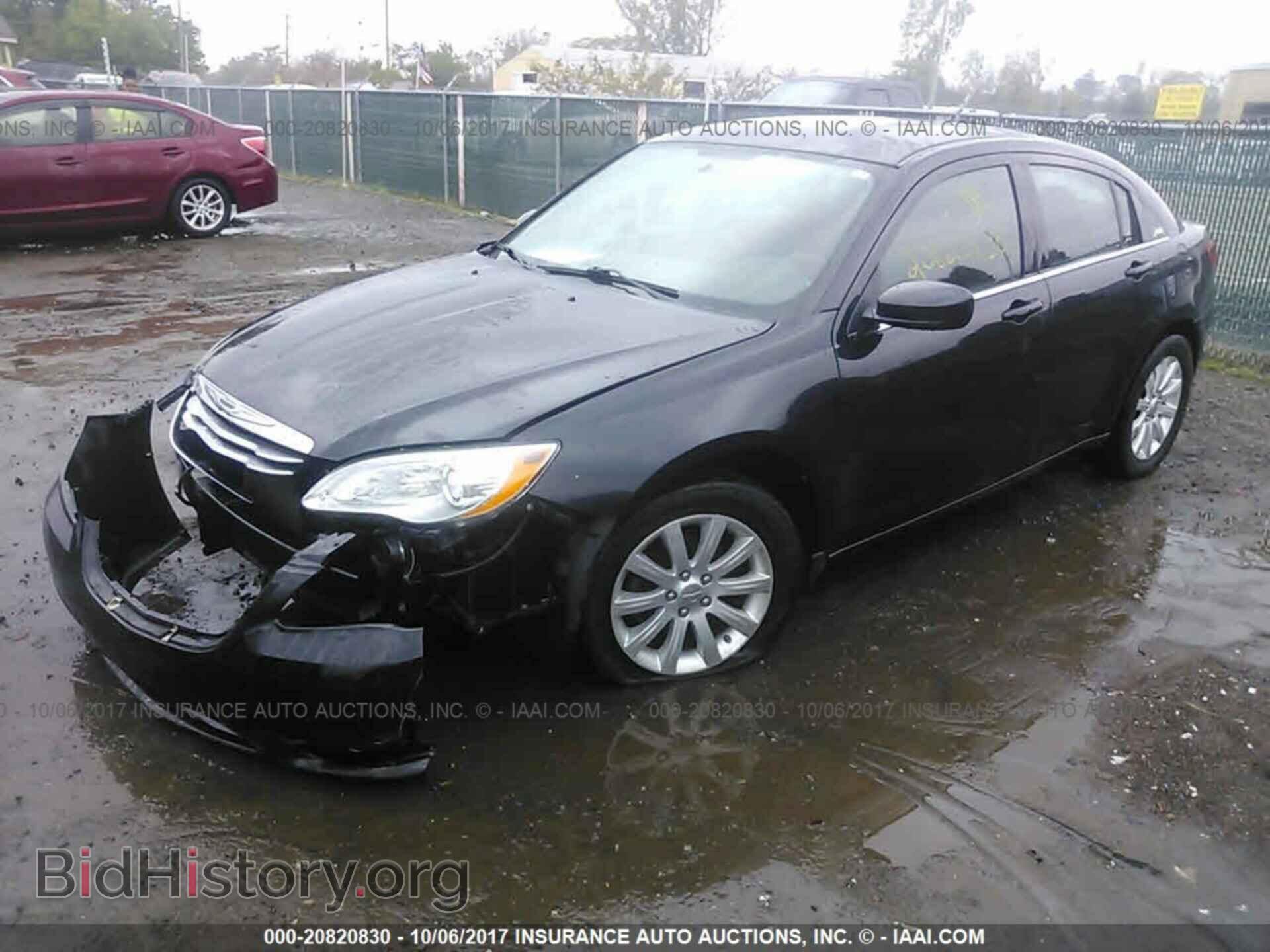 2011 Chrysler 200 - VIN: 1C3BC1FB6BN521832 - Photo 2