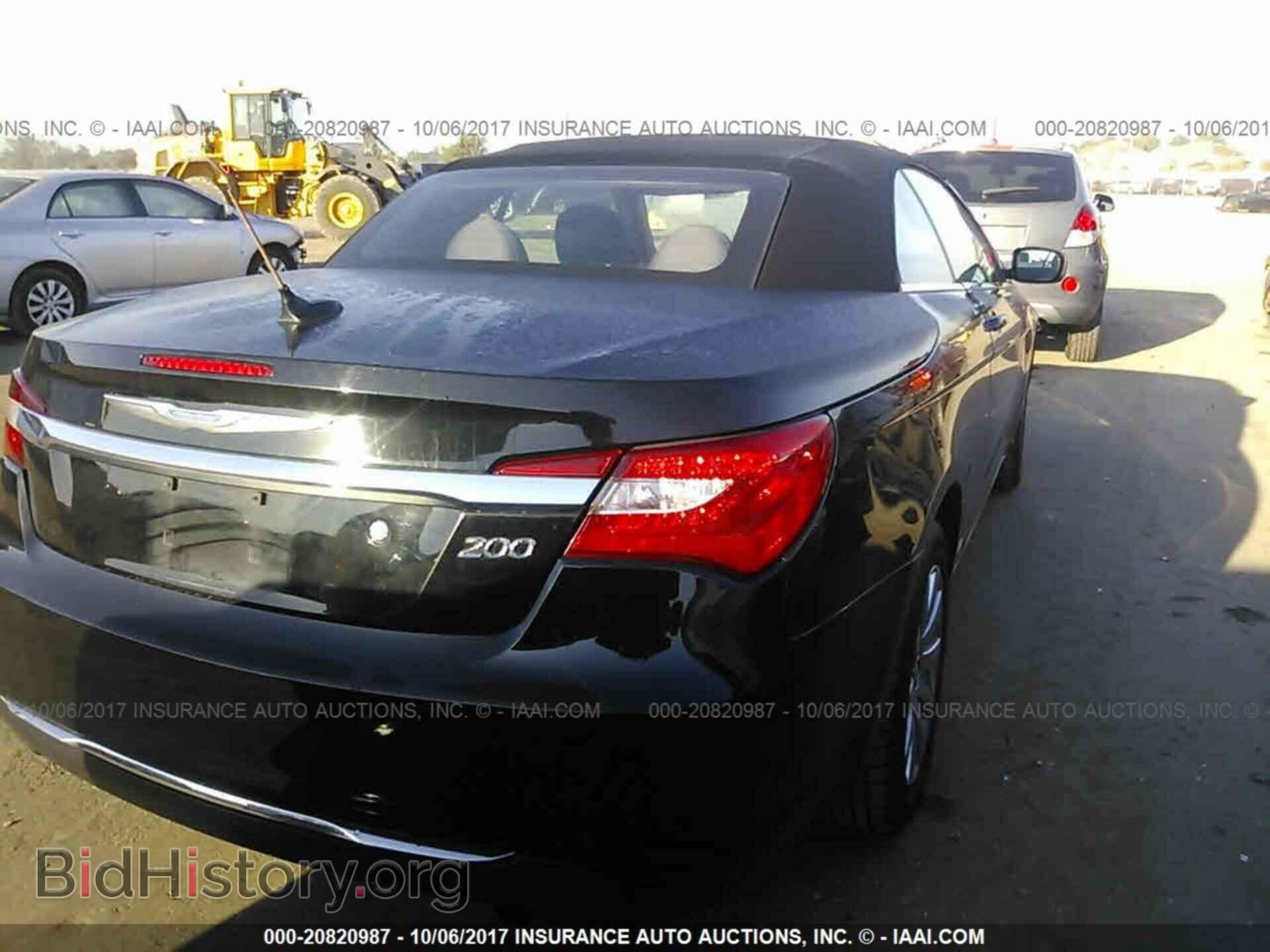 2013 Chrysler 200 - VIN: 1C3BCBEB7DN592306 - Photo 4