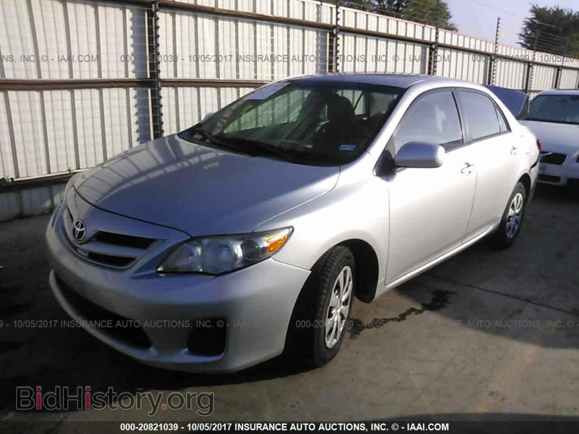 2011 Toyota Corolla - VIN: 2T1BU4EEXBC628603 - Фото 2