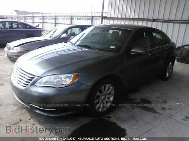 2013 Chrysler 200 - VIN: 1C3CCBBG3DN658788 - Фото 2