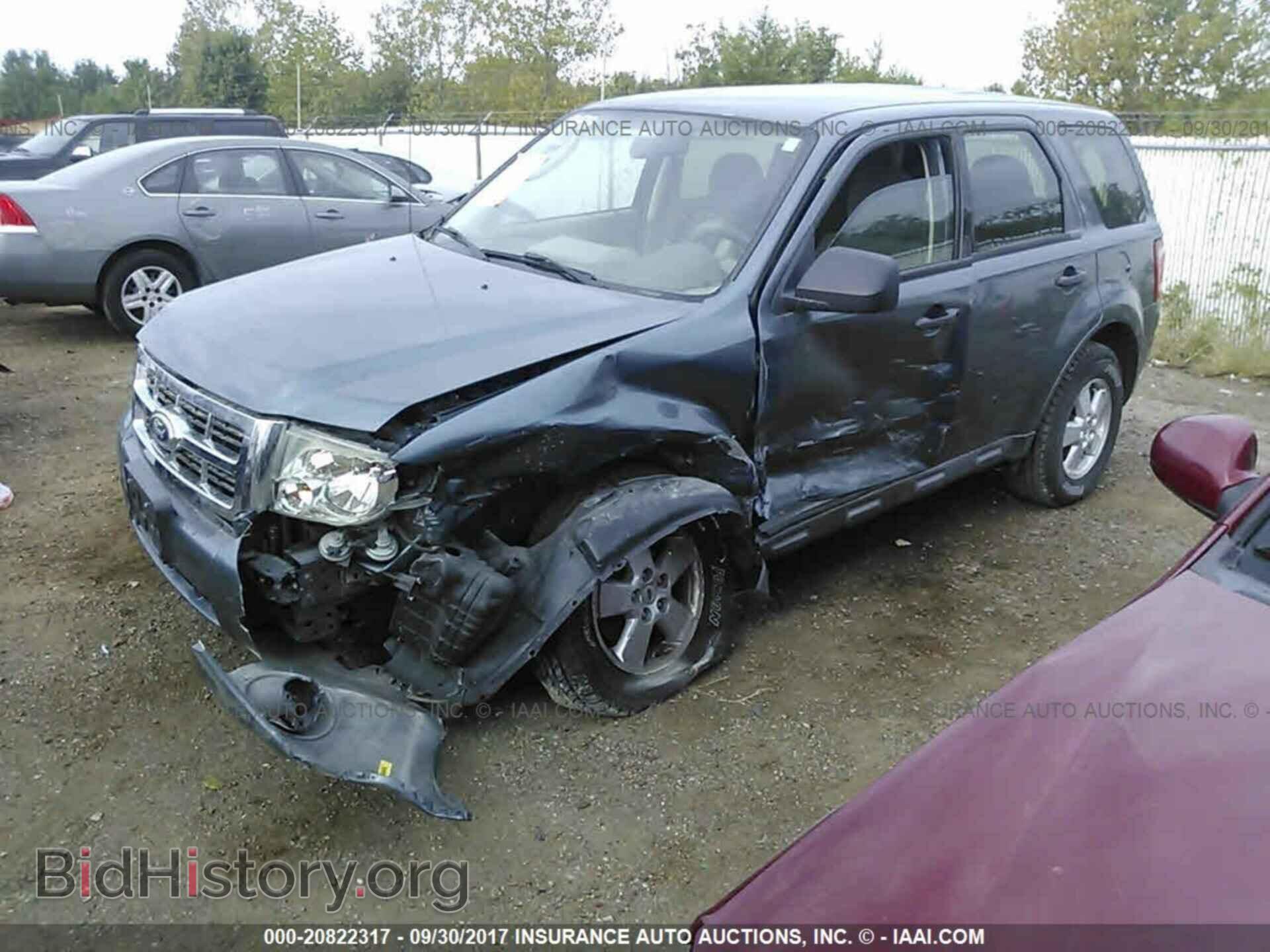 2011 Ford Escape - VIN: 1FMCU0C71BKA38091 - Photo 2