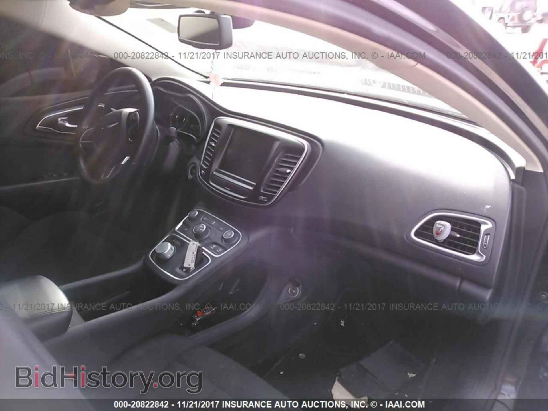 2015 Chrysler 200 - VIN: 1C3CCCAB0FN734952 - Photo 5